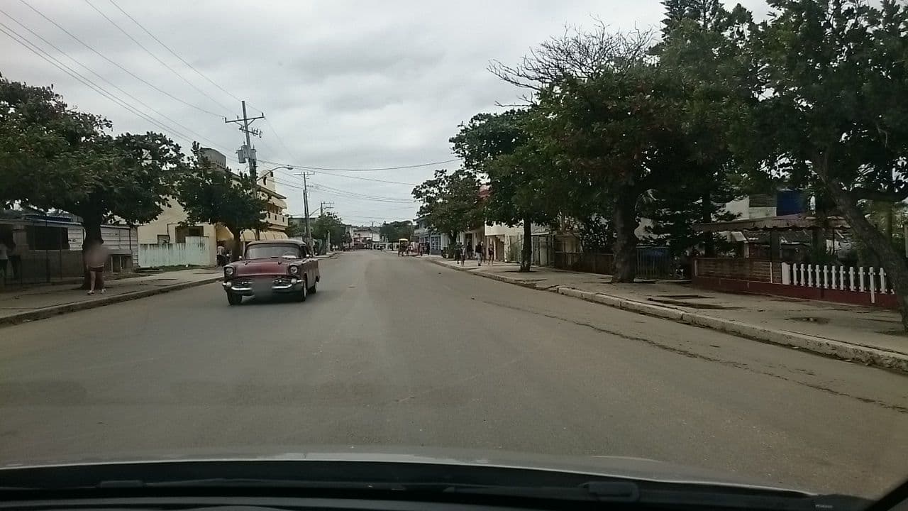 Street view near Casa Marielena, Guanabo