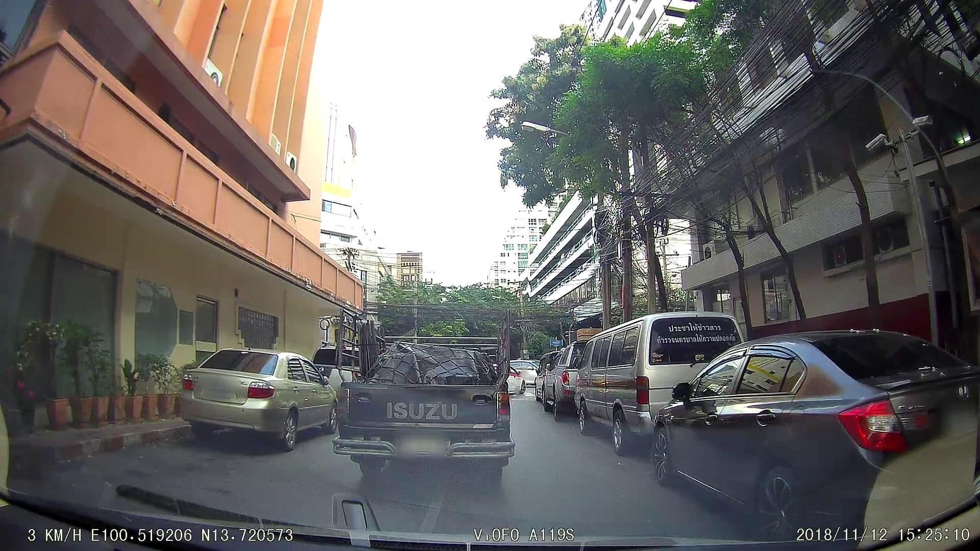 Street view near โรงแรมสะพายเป้, Bang Rak Subdistrict — © kirana (CC BY-SA · Mapillary)