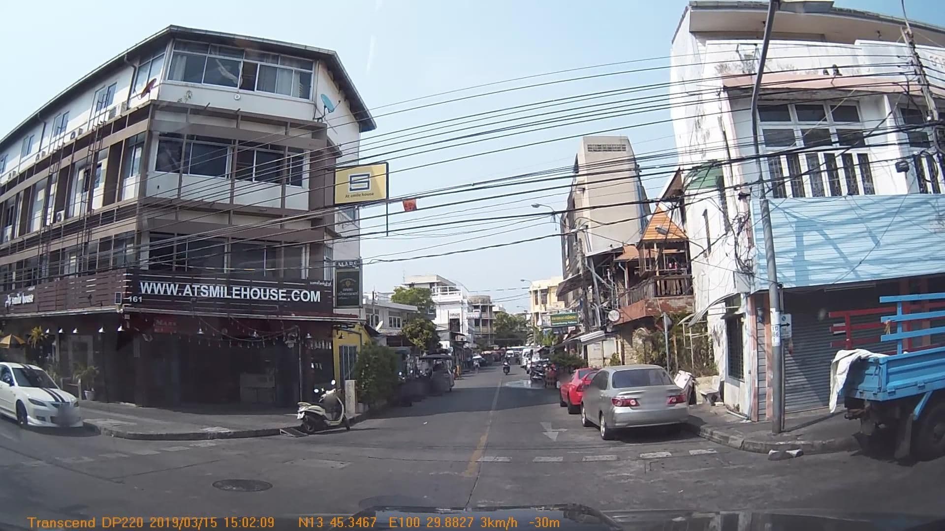 Street view near Wiengket Heritage 1964, Bangkok — © mapcreator (CC BY-SA · Mapillary)
