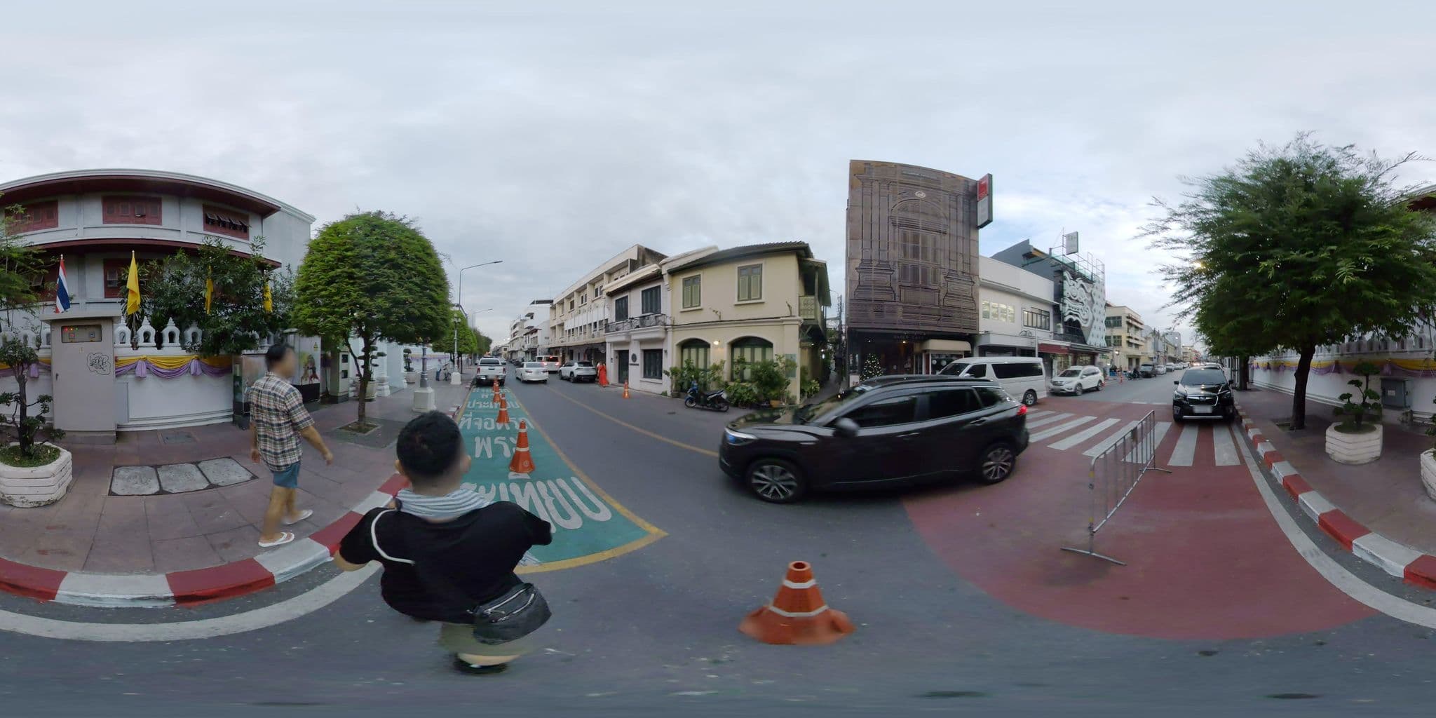 Street view near ISSARA HOSTEL, Bangkok — © mapconcierge (CC BY-SA · Mapillary)