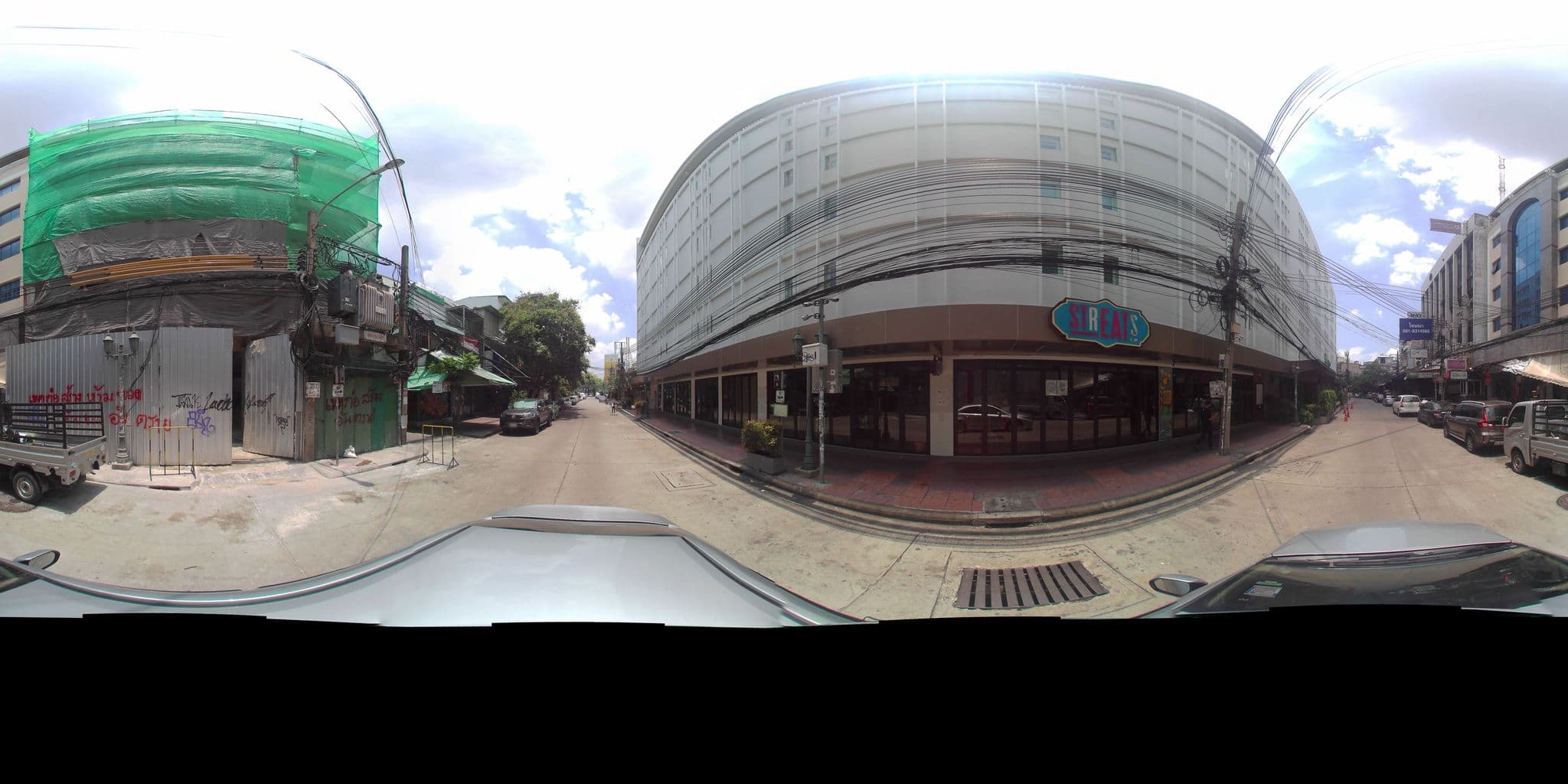 Street view near Viengtai Hotel (โรงแรมเวียงใต้), Phra Nakhon — © P05466 (CC BY-SA · Mapillary)