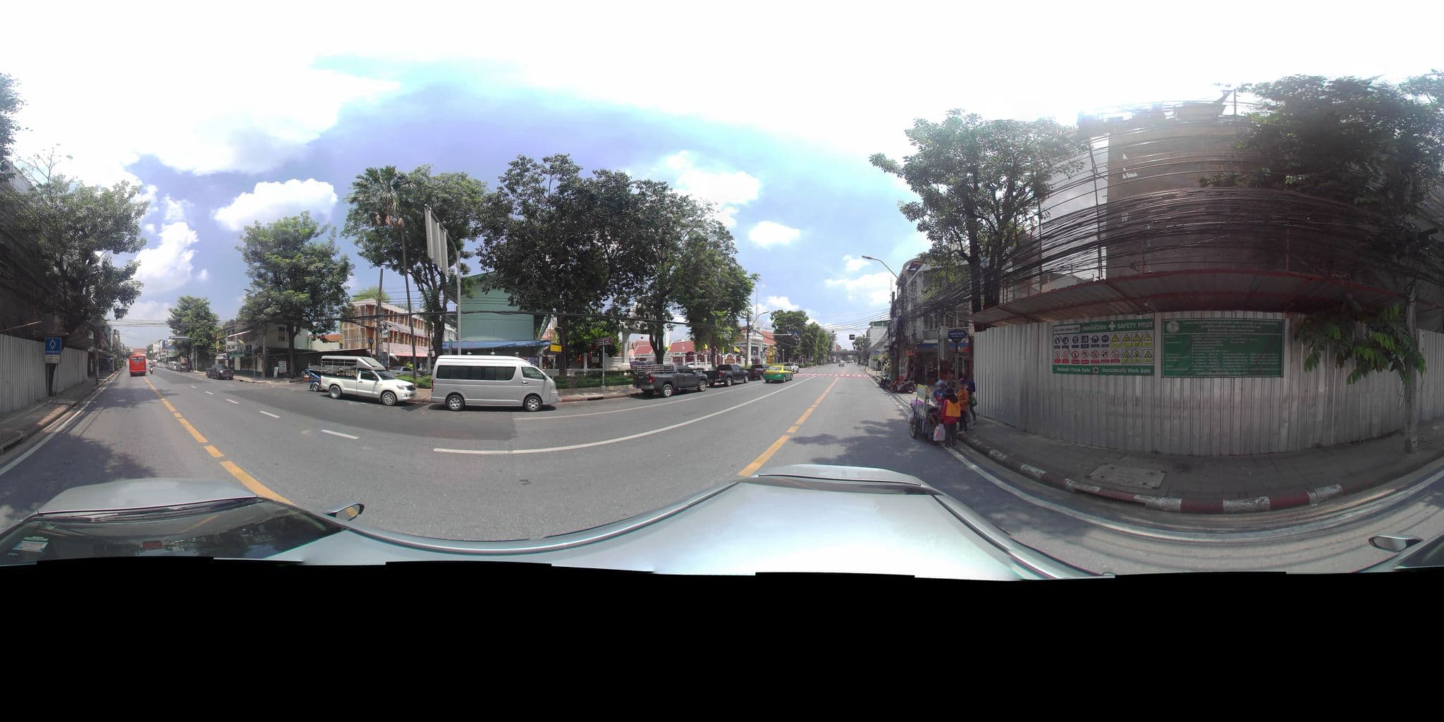 Street view near Backpackerz The Guesthouse, Phra Nakhon — © P05466 (CC BY-SA · Mapillary)