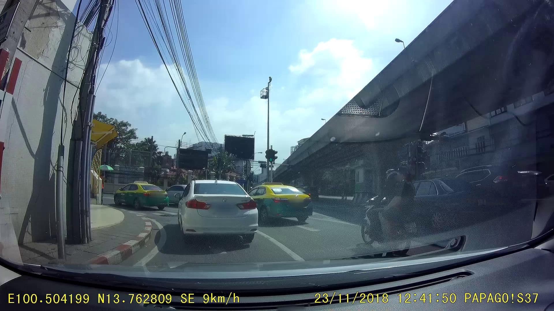 Street view near Sla Bar N' Bed, Phra Nakhon — © rusmanoon (CC BY-SA · Mapillary)