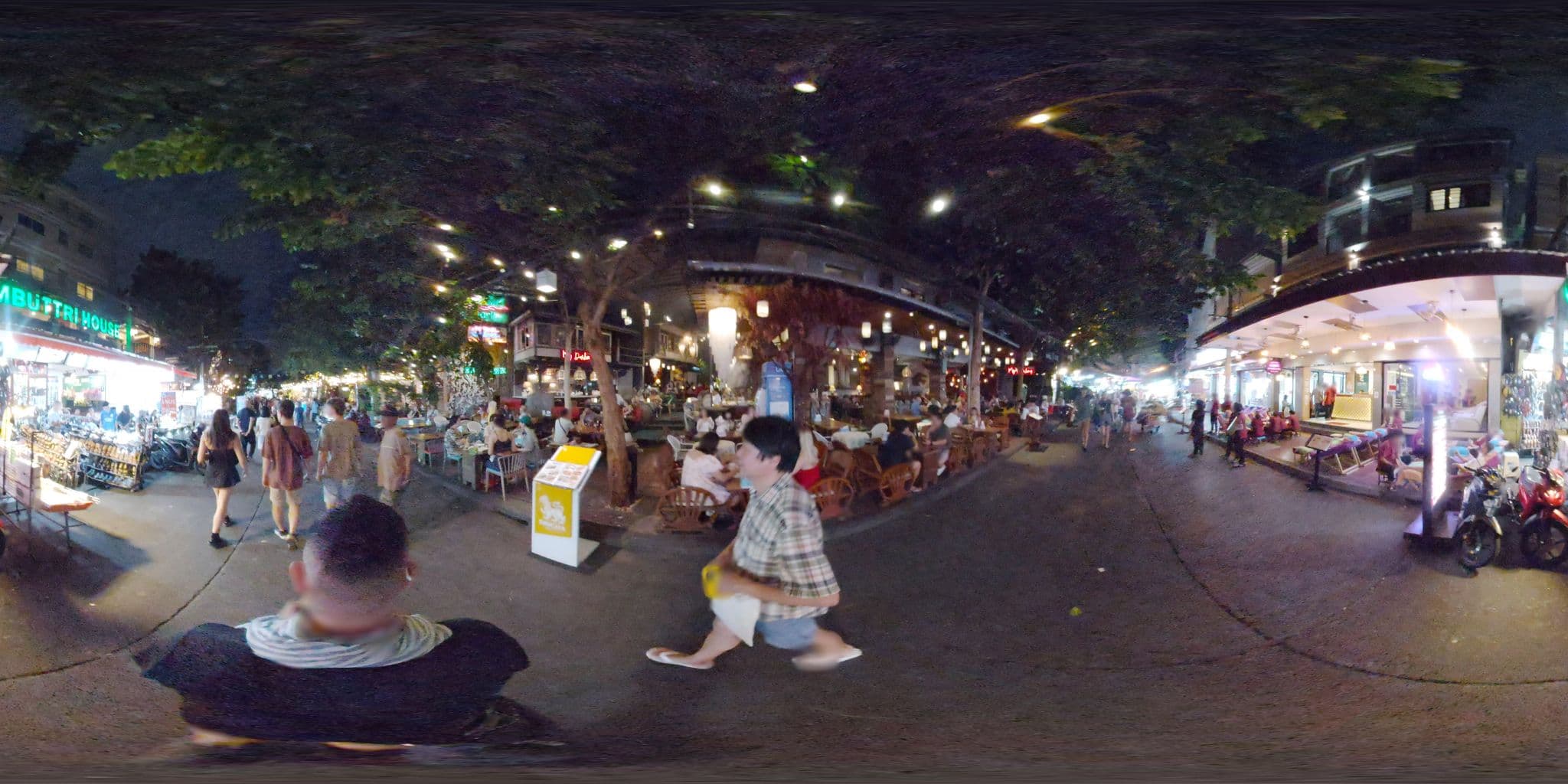 Street view near the pillow hostel, Phra Nakhon — © mapconcierge (CC BY-SA · Mapillary)