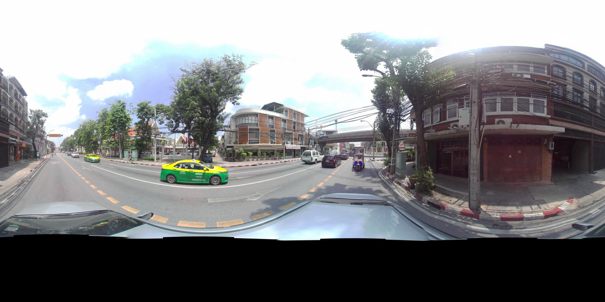 Street view near Bed Space Hostel @Khaosan, Phra Nakhon — © P05466 (CC BY-SA · Mapillary)