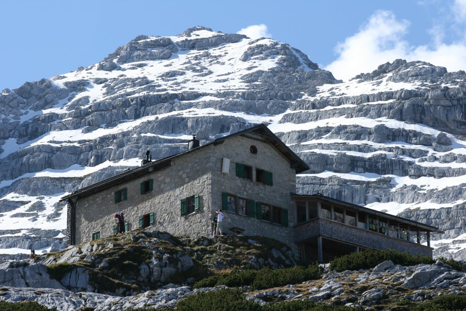 Schmidt-Zabierow Hütte (via Wikimedia Commons, CC BY-SA 3.0)