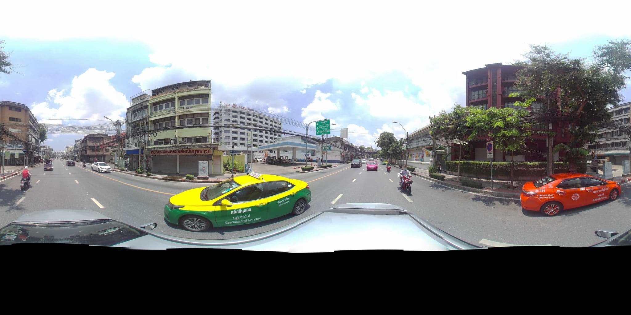 Street view near Casa Nithra Rooftop Pool, Phra Nakhon — © P05466 (CC BY-SA · Mapillary)