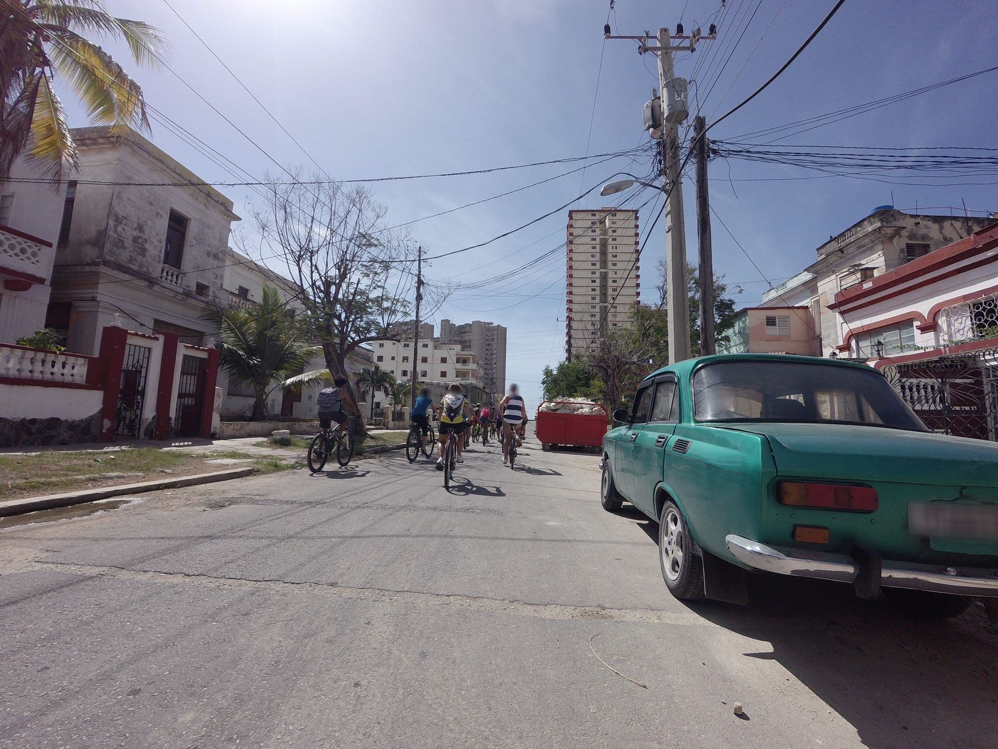 Street view near Casa Deisy, Vedado