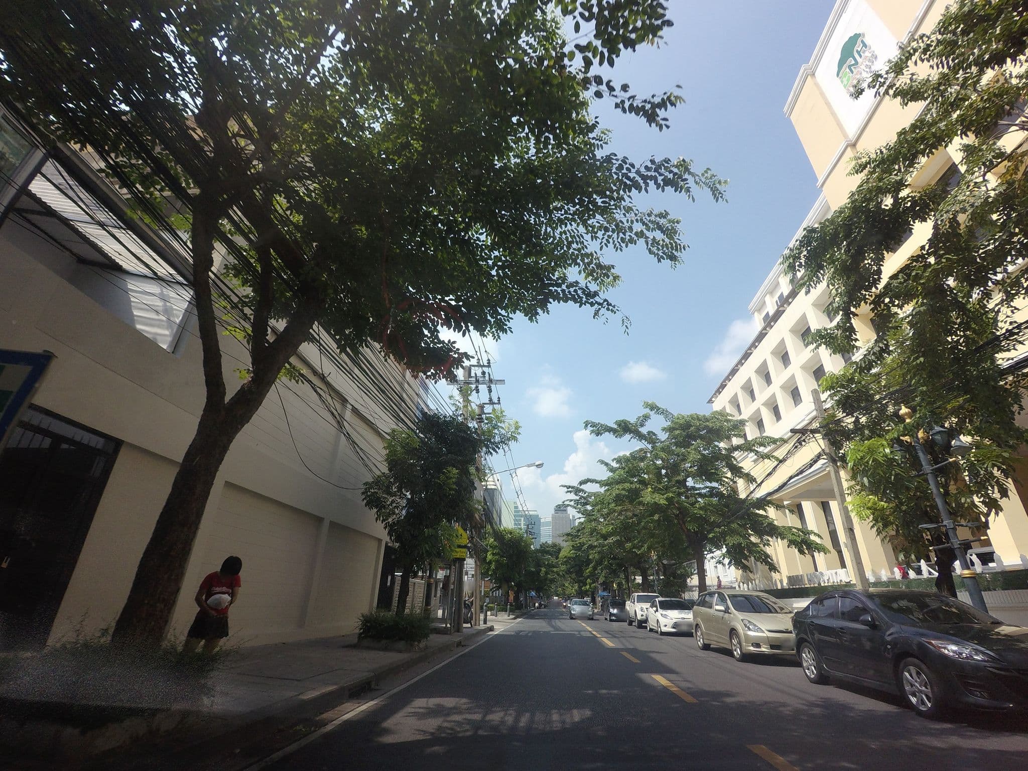 Street view near the Pad Silom, Bang Rak — © mishari (CC BY-SA · Mapillary)