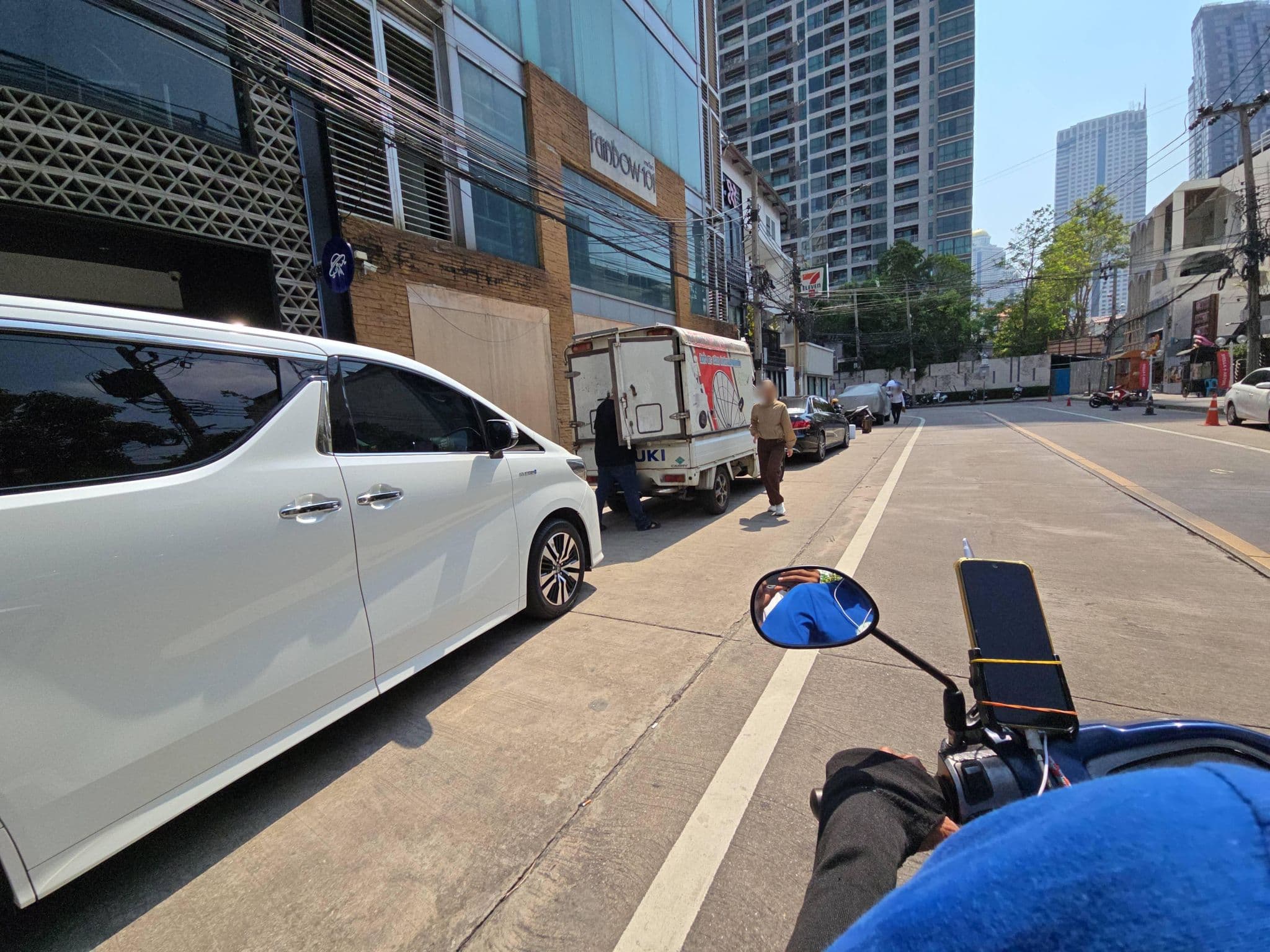 Street view near WE Bangkok Hostel, Bang Rak — © Poolert (CC BY-SA · Mapillary)