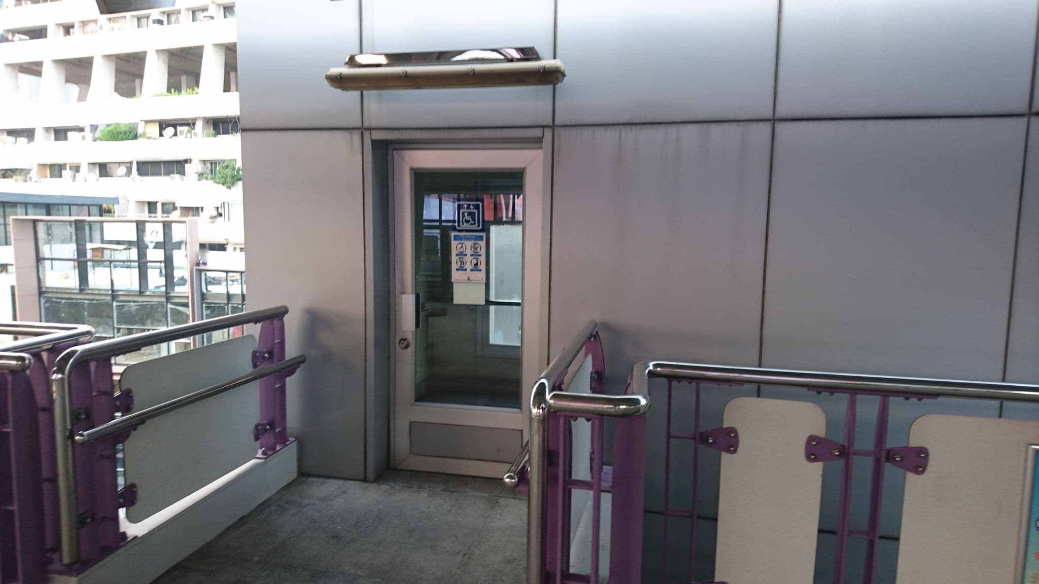 Street view near Shangarila Suite Hotel, Bang Rak — © kouki_t (CC BY-SA · Mapillary)