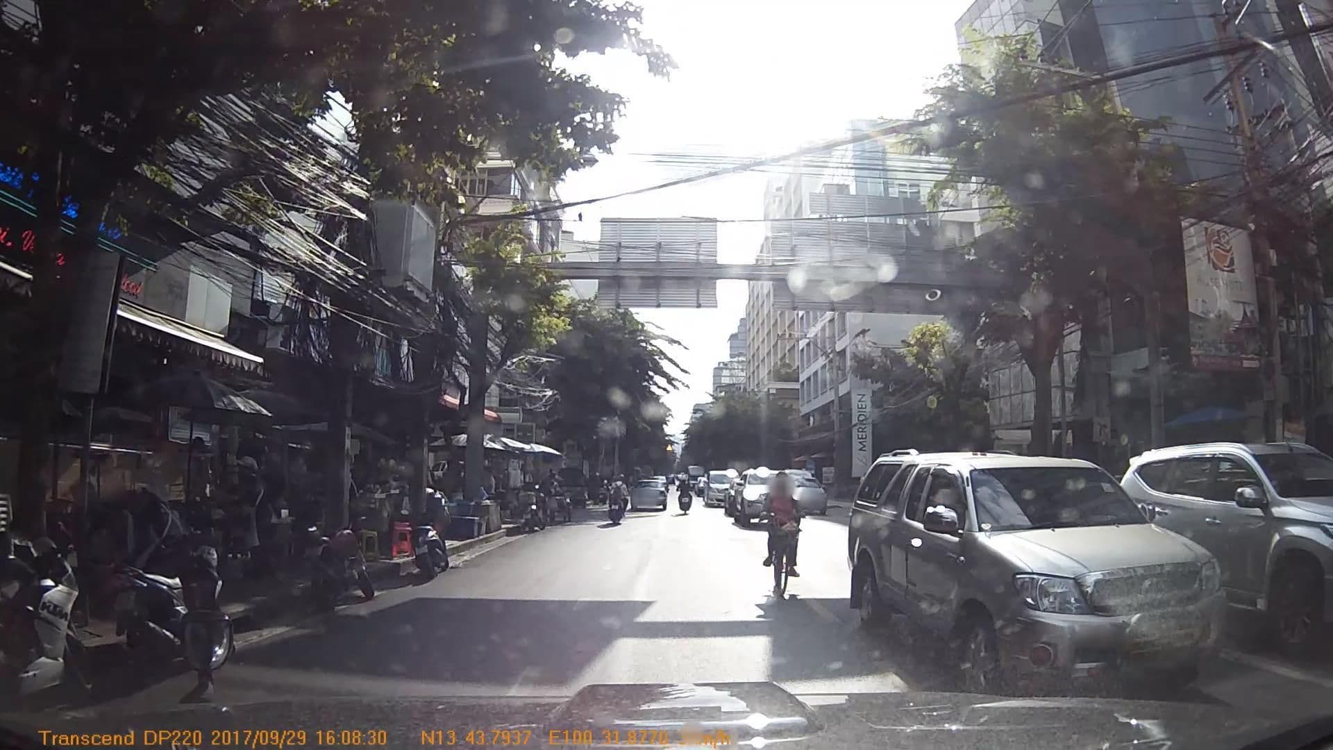 Street view near Pulse, Le Meridien, Bang Rak — © mapcreator (CC BY-SA · Mapillary)