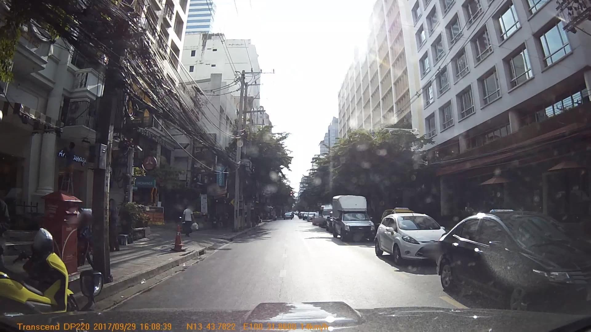 Street view near Guest Room Level 6, Tawana Bangkok, Bang Rak — © mapcreator (CC BY-SA · Mapillary)