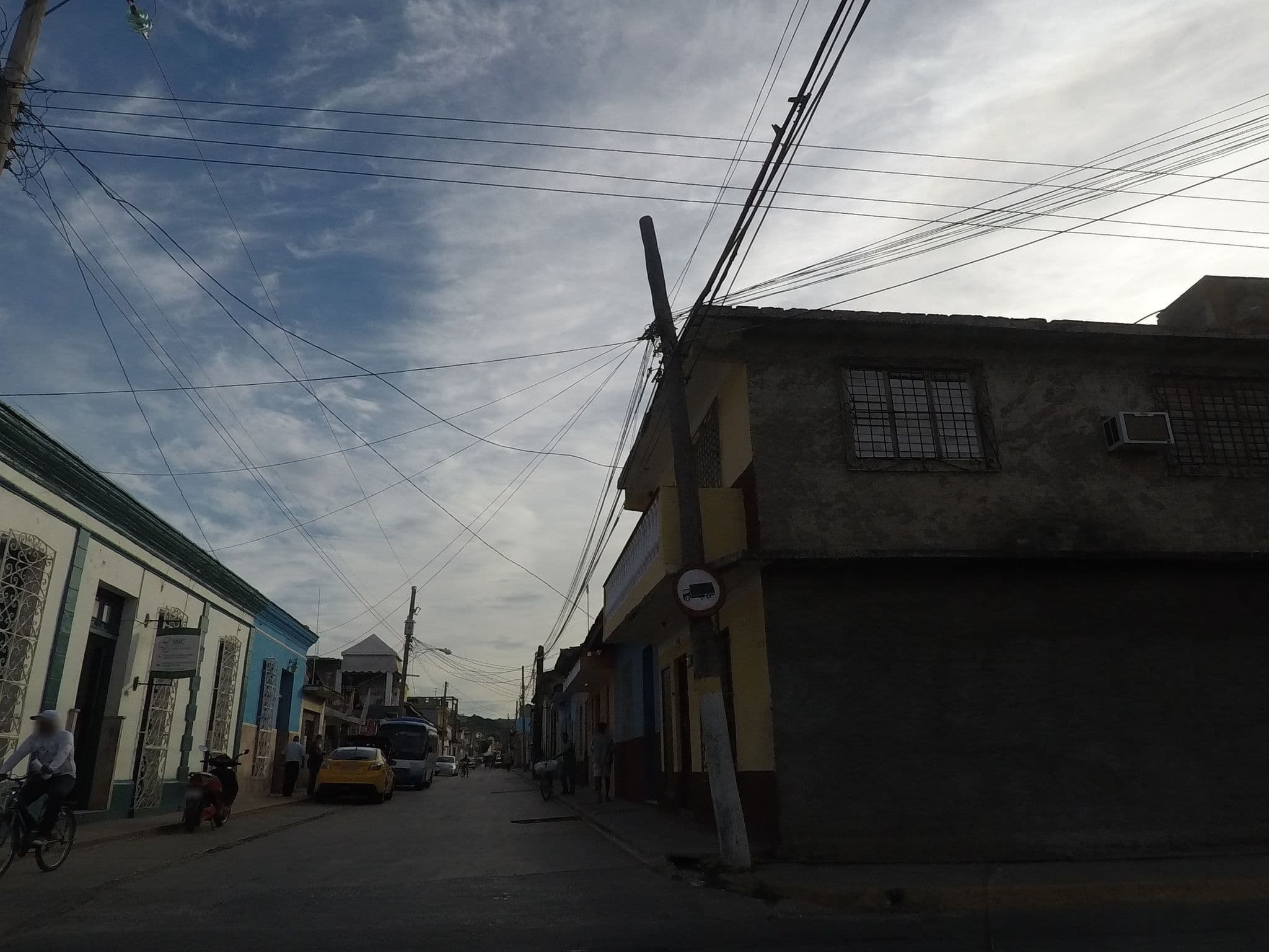 Street view near Casa Neisy, Trinidad