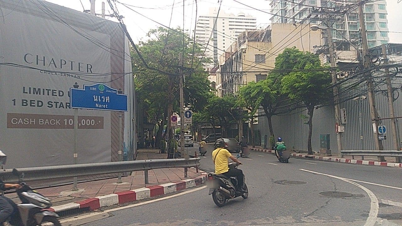 Street view near BED time, Bang Rak — © ozflor (CC BY-SA · Mapillary)