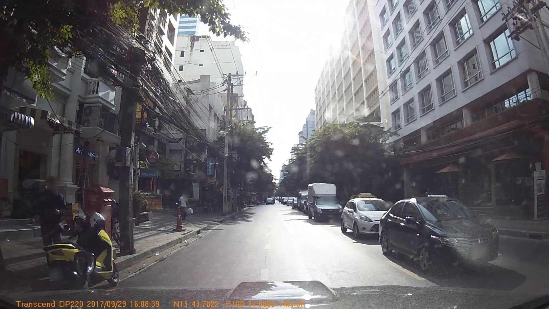 Street view near ห้องบัคครารา โรงแรมตวันนา, Bang Rak — © mapcreator (CC BY-SA · Mapillary)