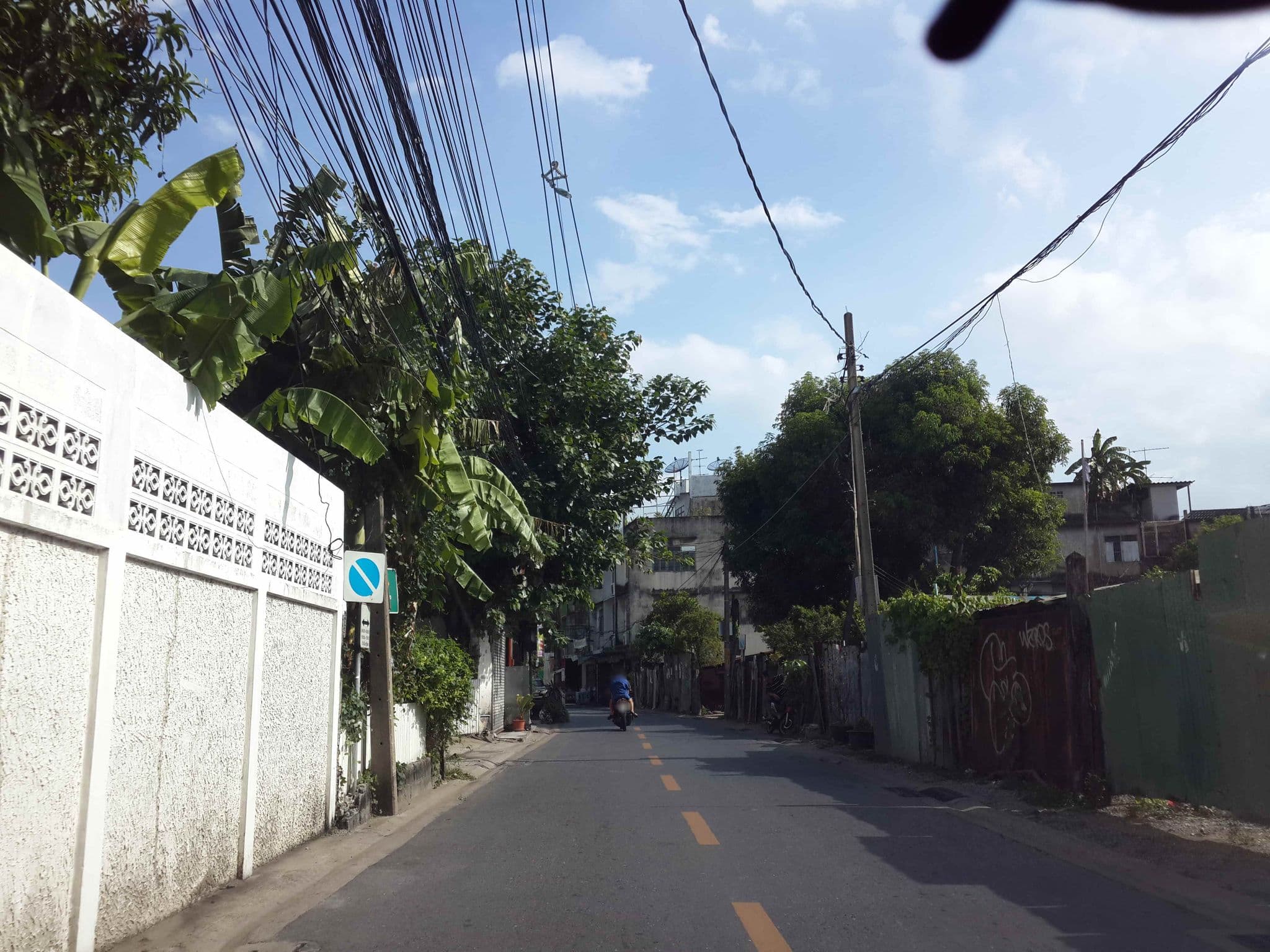 Street view near boss, Bang Rak — © mishari (CC BY-SA · Mapillary)
