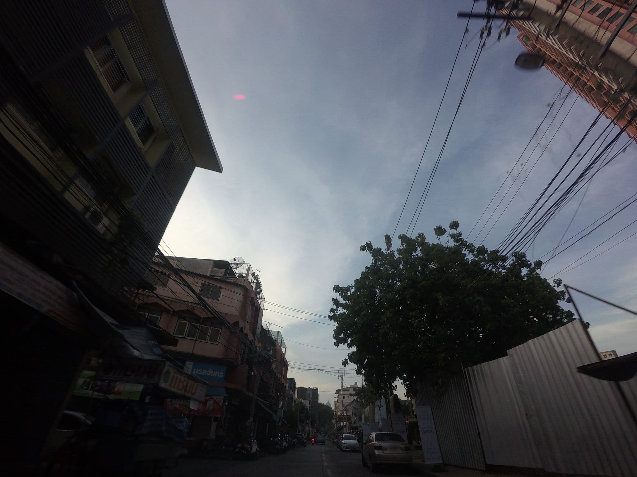 Street view near Arawana Express Sukhumvit 22, Watthana — © mishari (CC BY-SA · Mapillary)