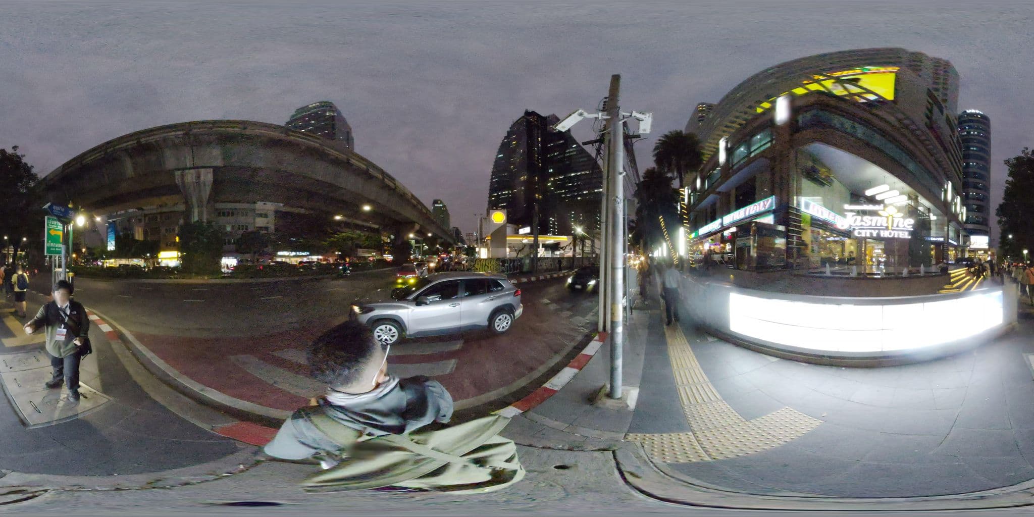 Street view near Stamp Hills Resort & Restaurant, Watthana — © mapconcierge (CC BY-SA · Mapillary)