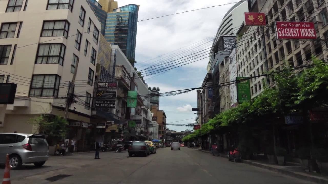 Street view near 曼谷登巴客栈, Makkasan — © toffy (CC BY-SA · Mapillary)