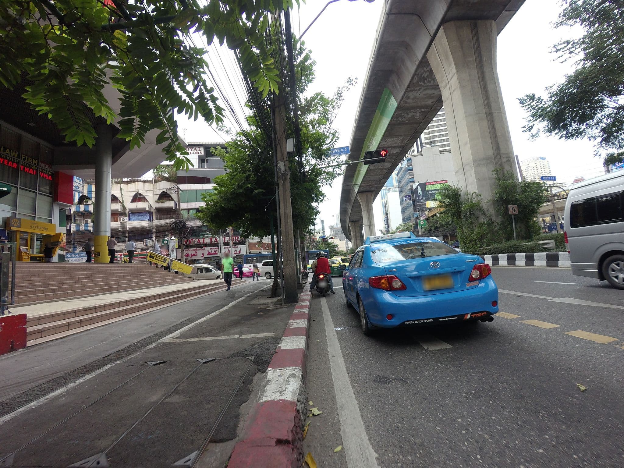 Street view near Room 2407, Makkasan — © mishari (CC BY-SA · Mapillary)