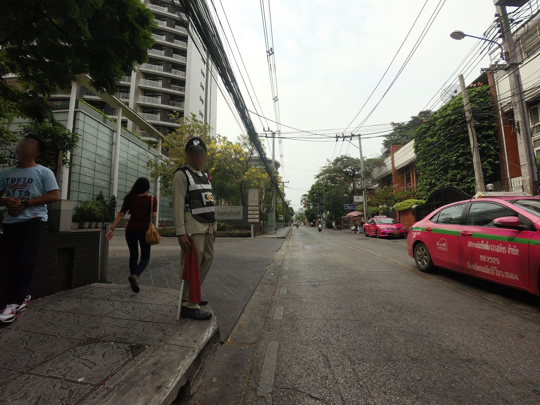 Street view near The Quarter Ploenchit By UHG, Makkasan — © mishari (CC BY-SA · Mapillary)