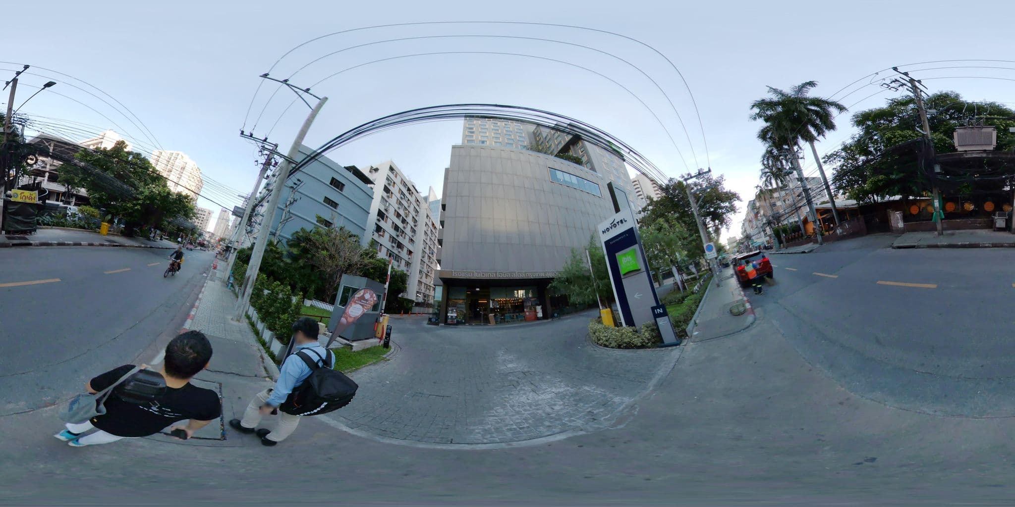 Street view near Happy Inn, Makkasan — © mapconcierge (CC BY-SA · Mapillary)