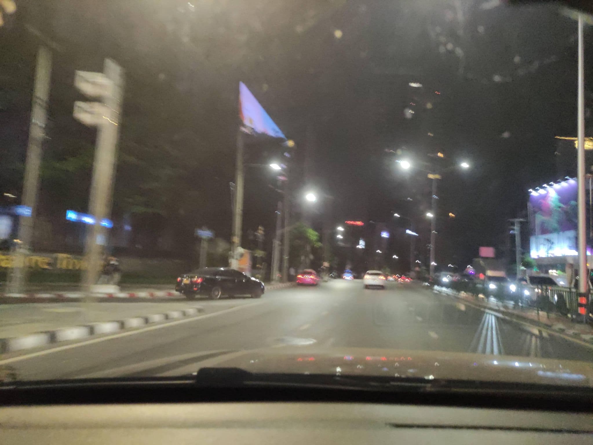 Street view near HotelMuse, Makkasan — © kasetitkml_pipitchai (CC BY-SA · Mapillary)