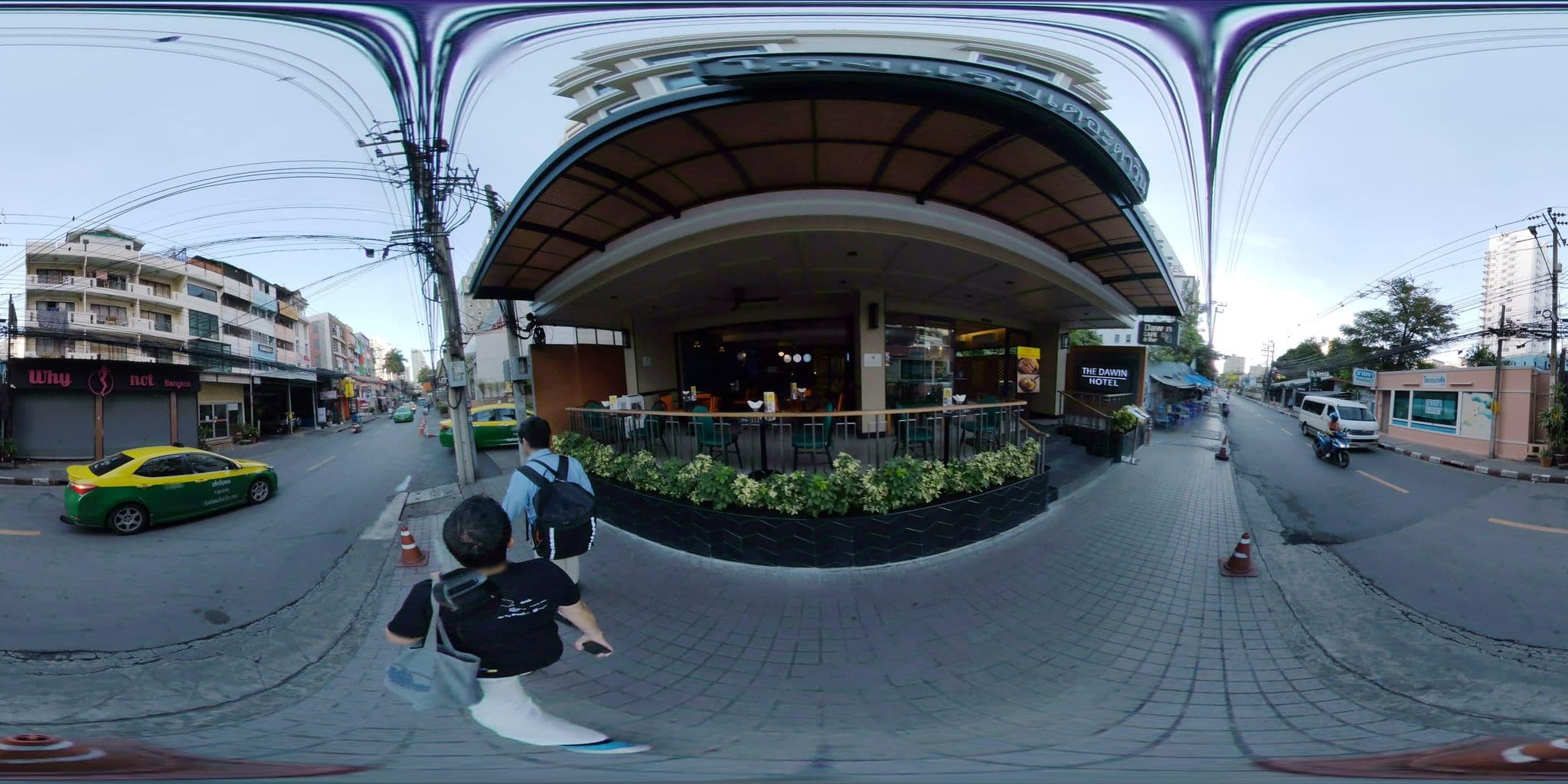 Street view near The Darwin Hotel, Makkasan — © mapconcierge (CC BY-SA · Mapillary)