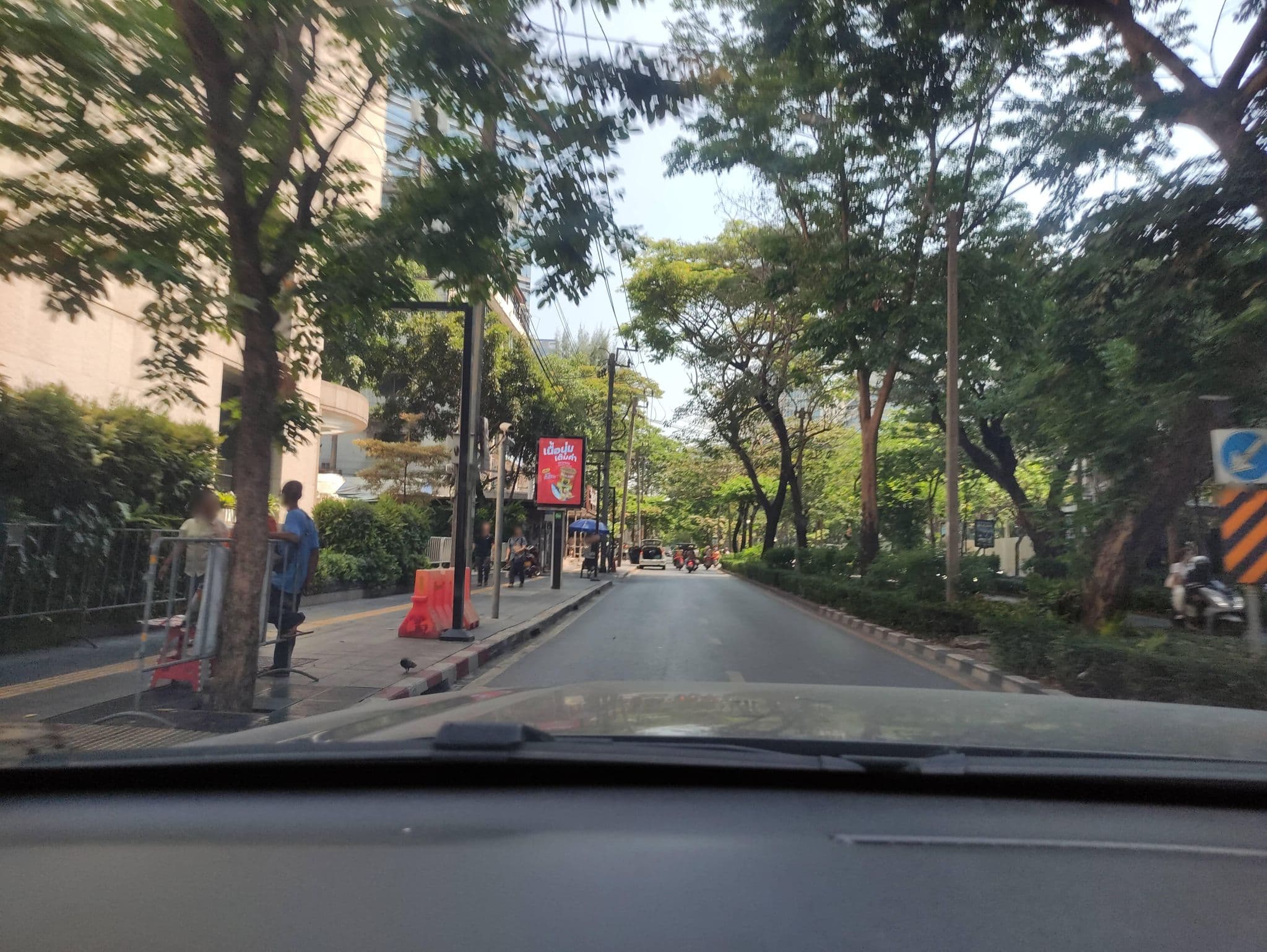 Street view near Room 1605, Makkasan — © kasetitkml_pipitchai (CC BY-SA · Mapillary)