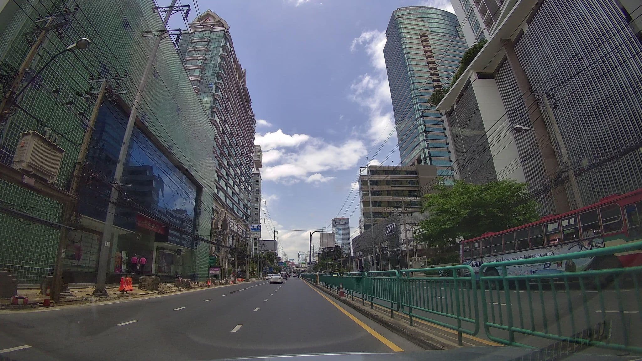 Street view near Rembrandt Hotel Canteen, Makkasan — © ThailandCambodia (CC BY-SA · Mapillary)