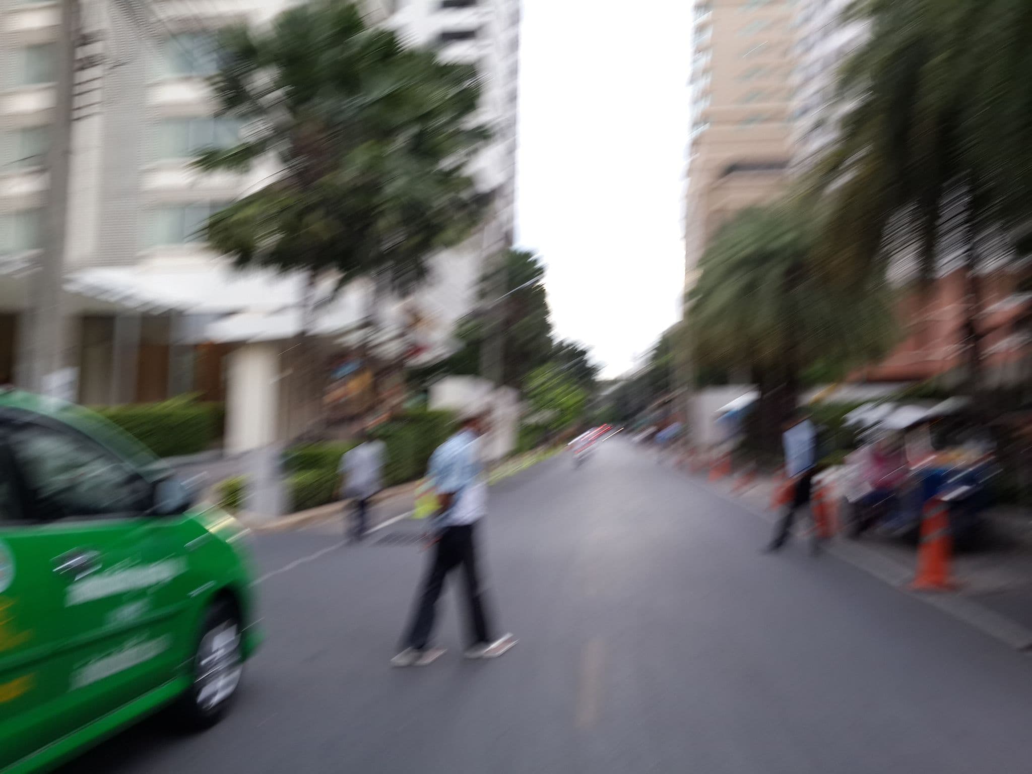 Street view near Swimming Pool @ Courtyard Marriott, Makkasan — © mishari (CC BY-SA · Mapillary)