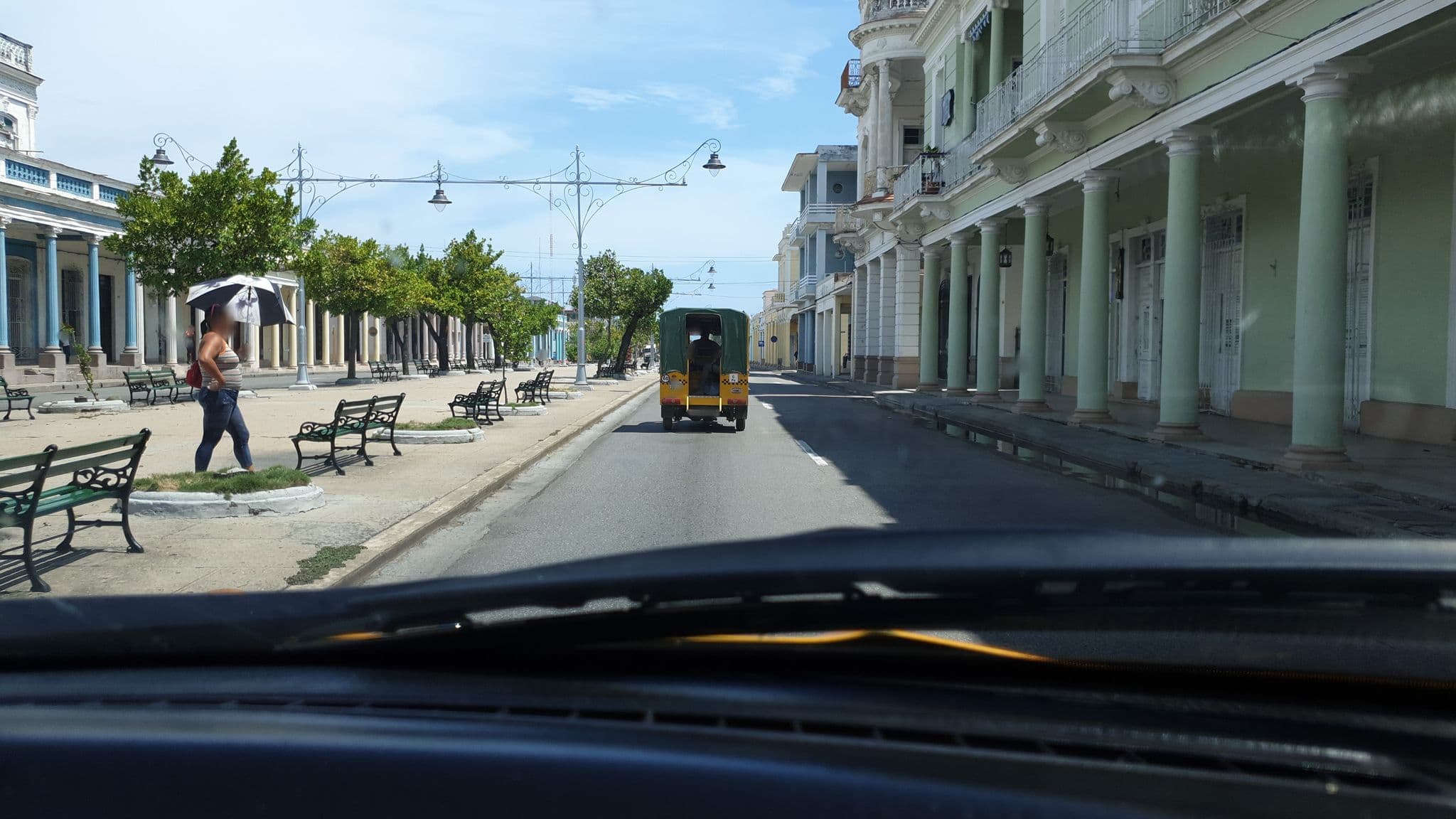 Street view near Casa Niurvys & Gilbert, Cienfuegos