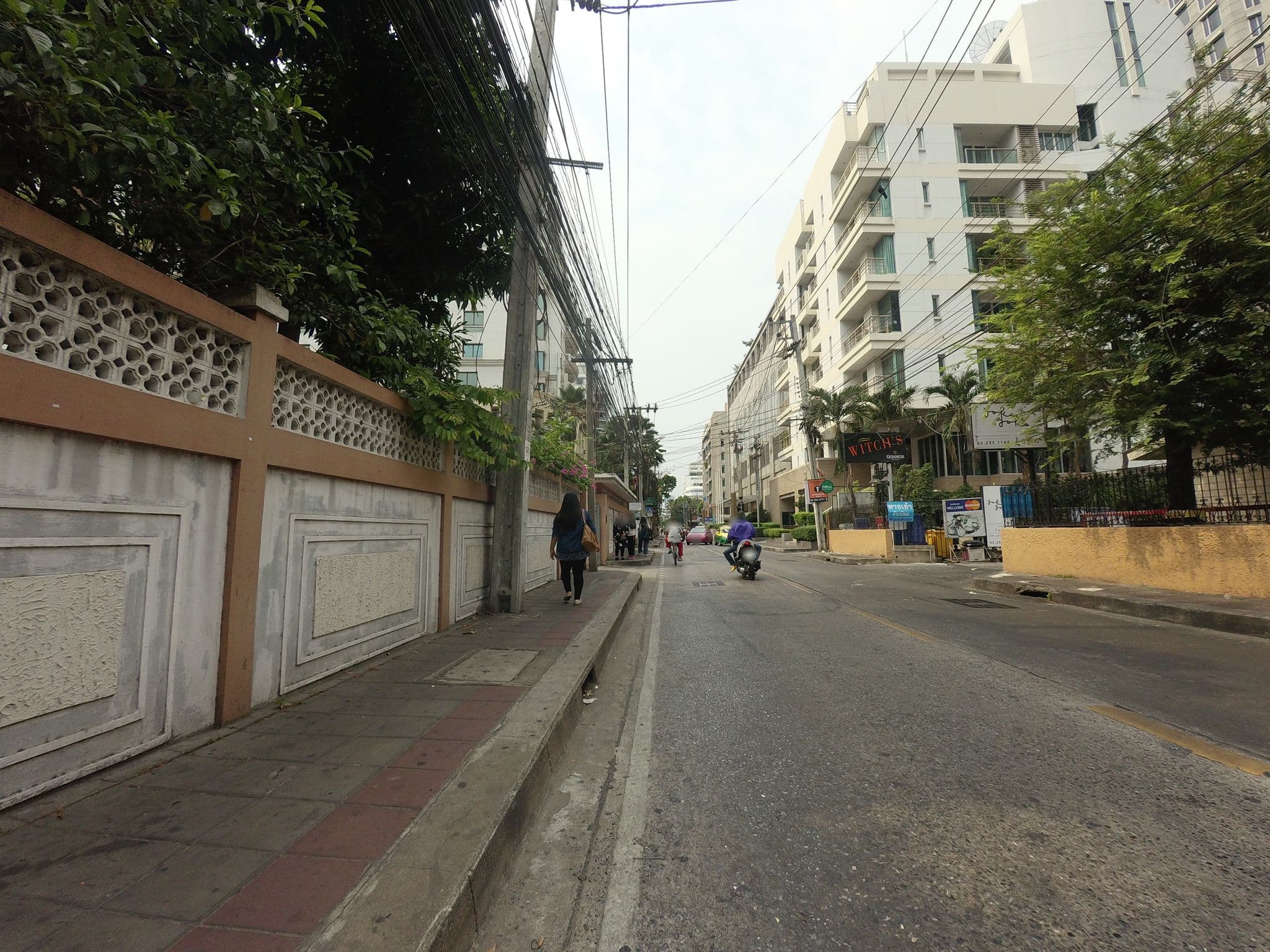 Street view near Room 710, Makkasan — © mishari (CC BY-SA · Mapillary)