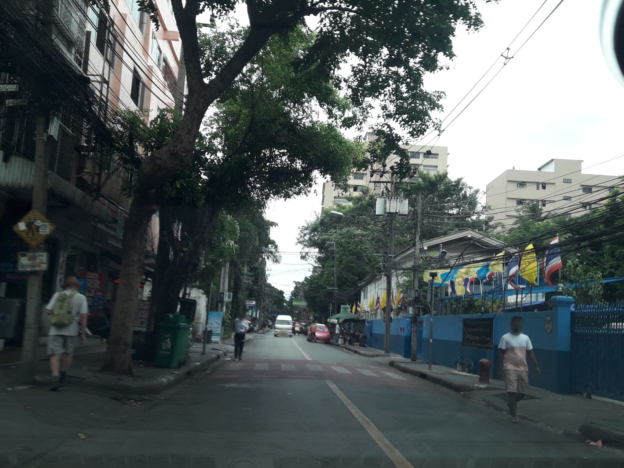 Street view near Model Link Hotel, Makkasan — © jetman11 (CC BY-SA · Mapillary)