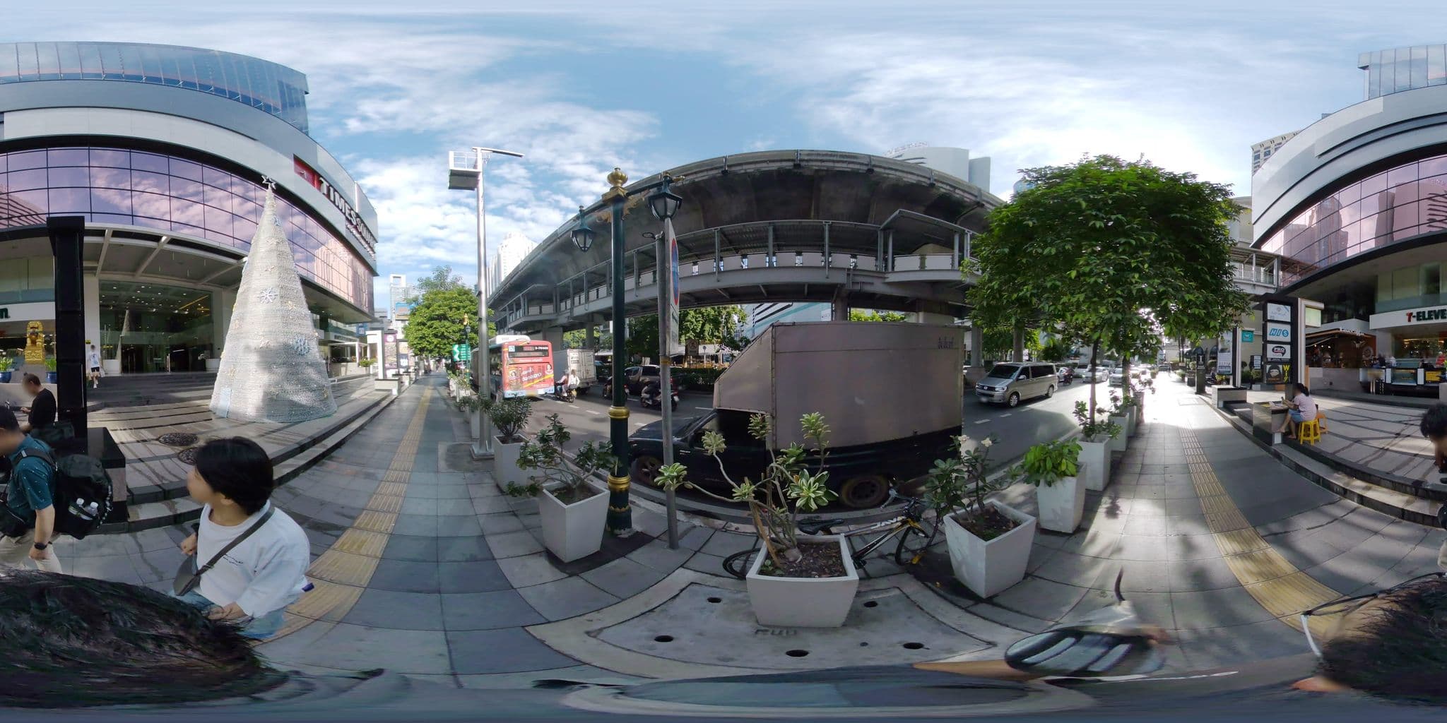 Street view near 1002@WGS, Makkasan — © mapconcierge (CC BY-SA · Mapillary)