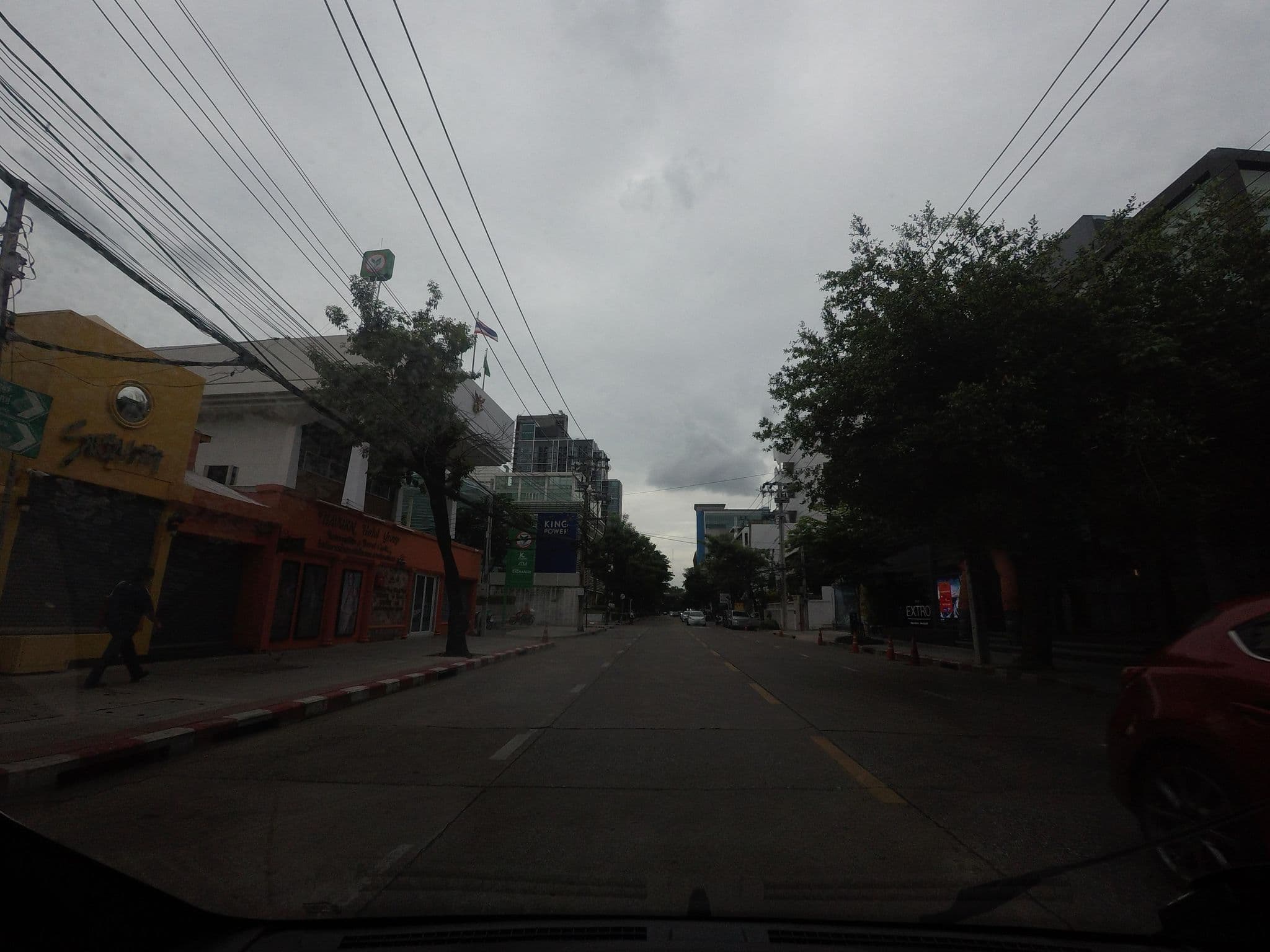 Street view near Baan Rangnam Hotel, Ratchathewi — © mishari (CC BY-SA · Mapillary)