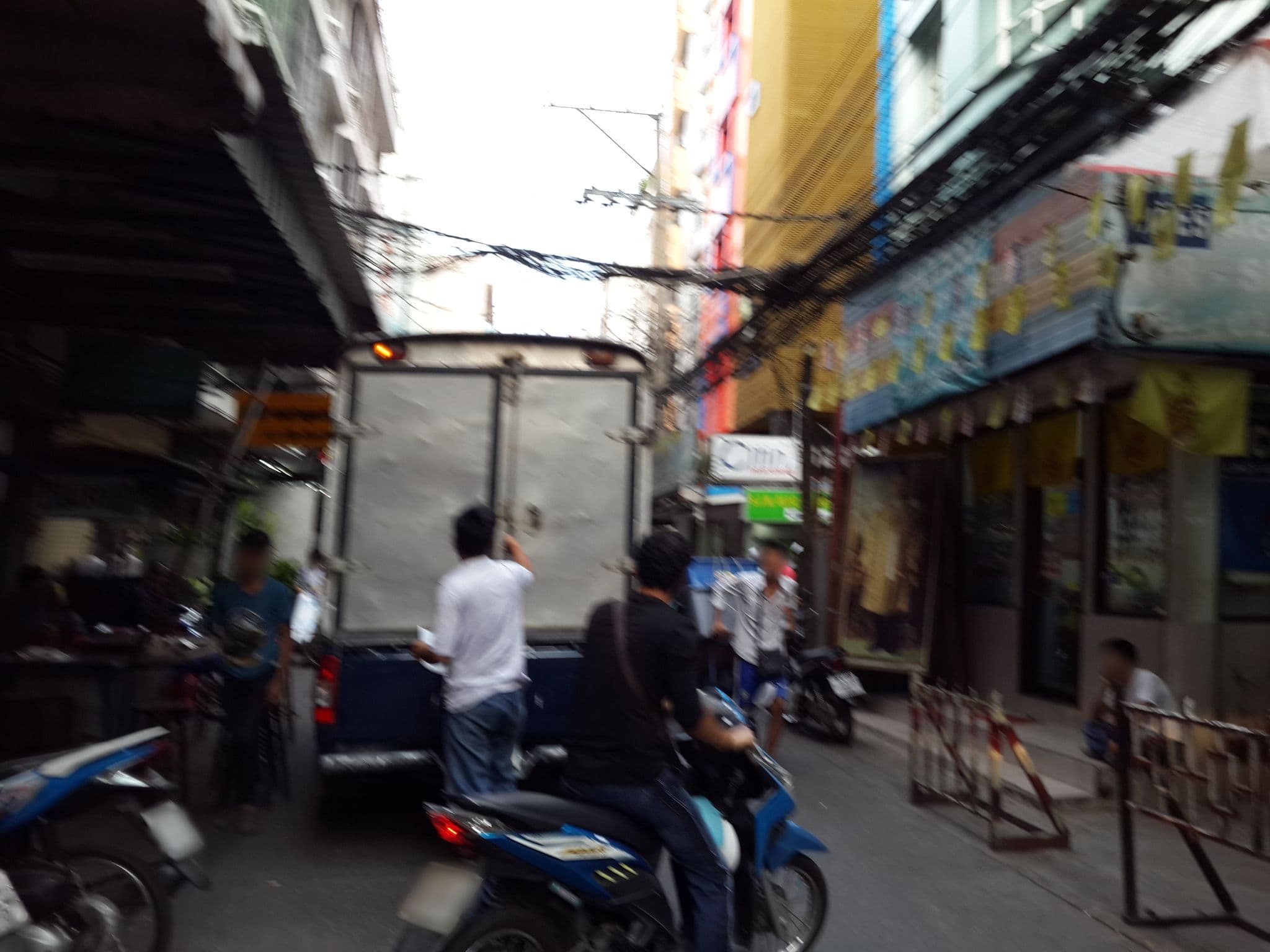 Street view near Hotel Le touche', Makkasan — © mishari (CC BY-SA · Mapillary)