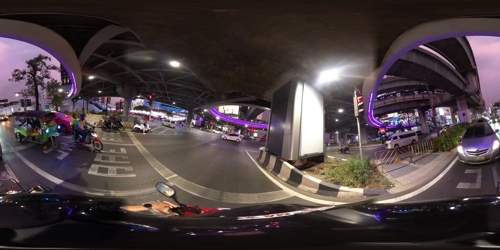Street view near Siam Square House, Ratchathewi — © NatchaponJ (CC BY-SA · Mapillary)