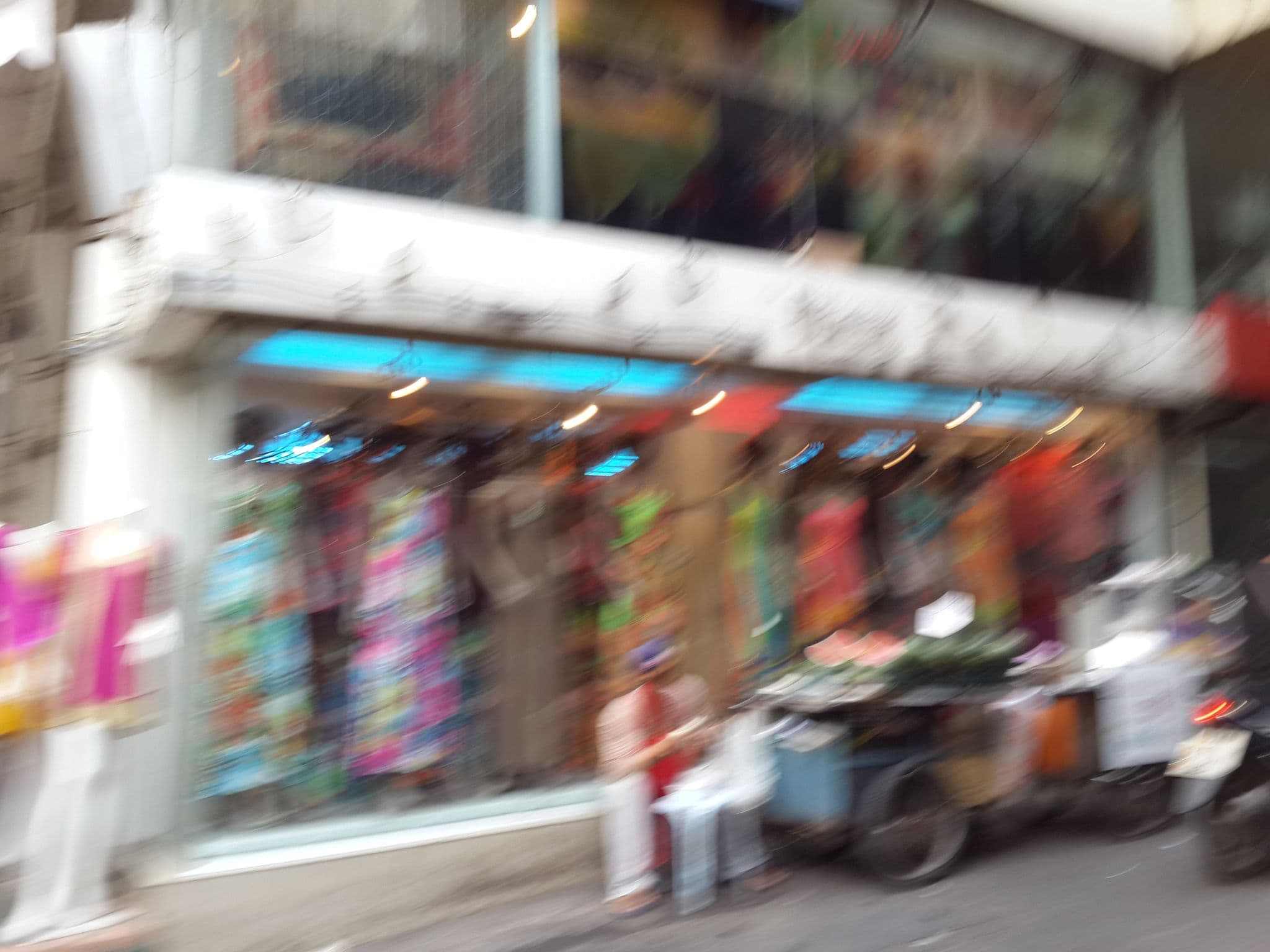 Street view near Bubble Space Hostel, Makkasan — © mishari (CC BY-SA · Mapillary)
