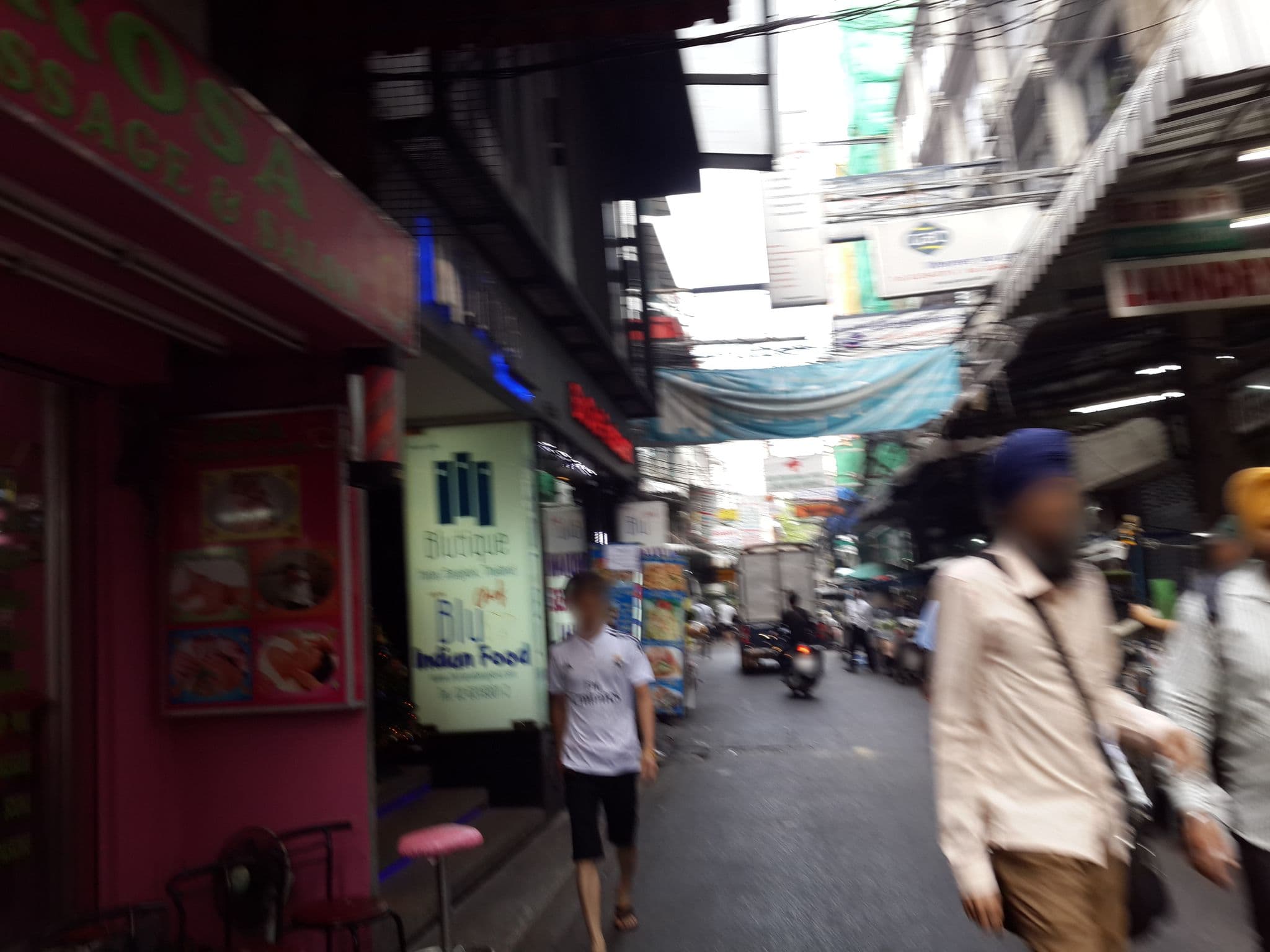 Street view near De Lavender Bangkok Hotel, Makkasan — © mishari (CC BY-SA · Mapillary)