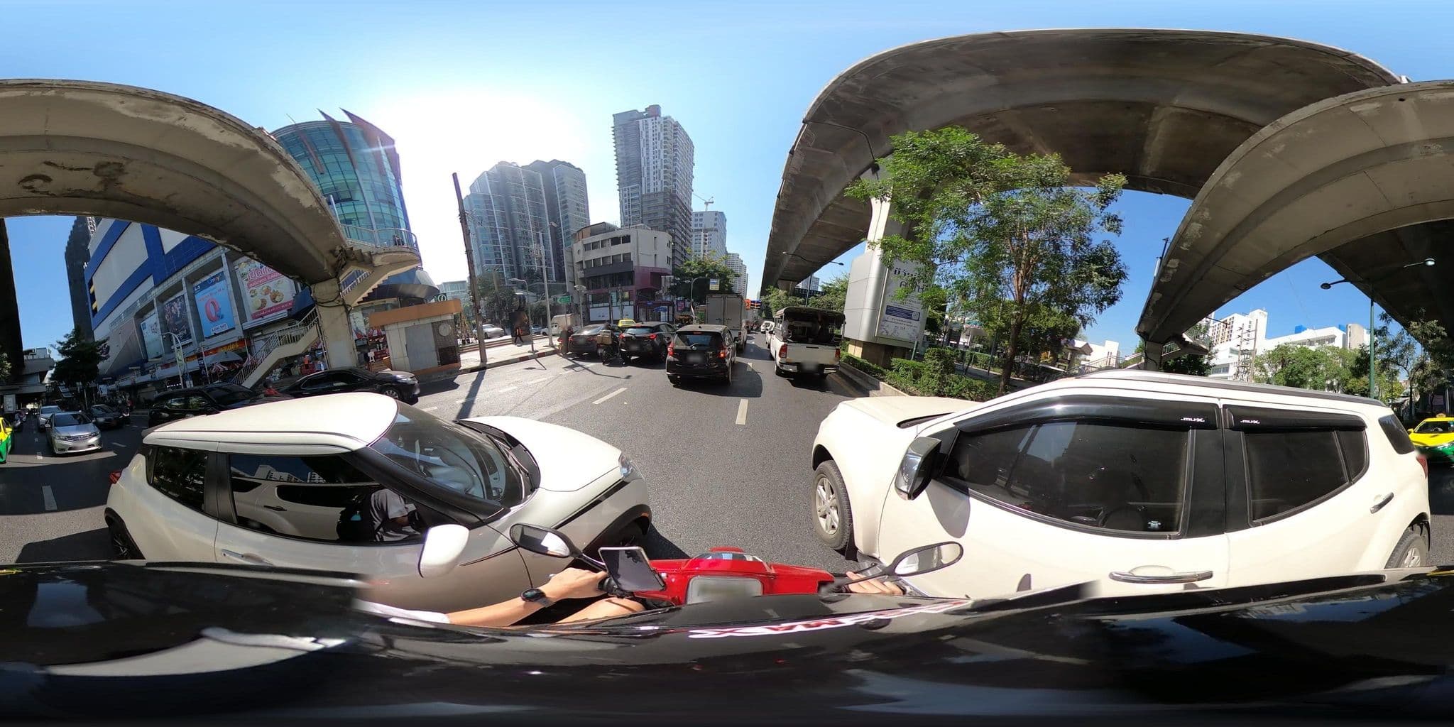 Street view near The Nook Hotel, Ratchathewi — © NatchaponJ (CC BY-SA · Mapillary)