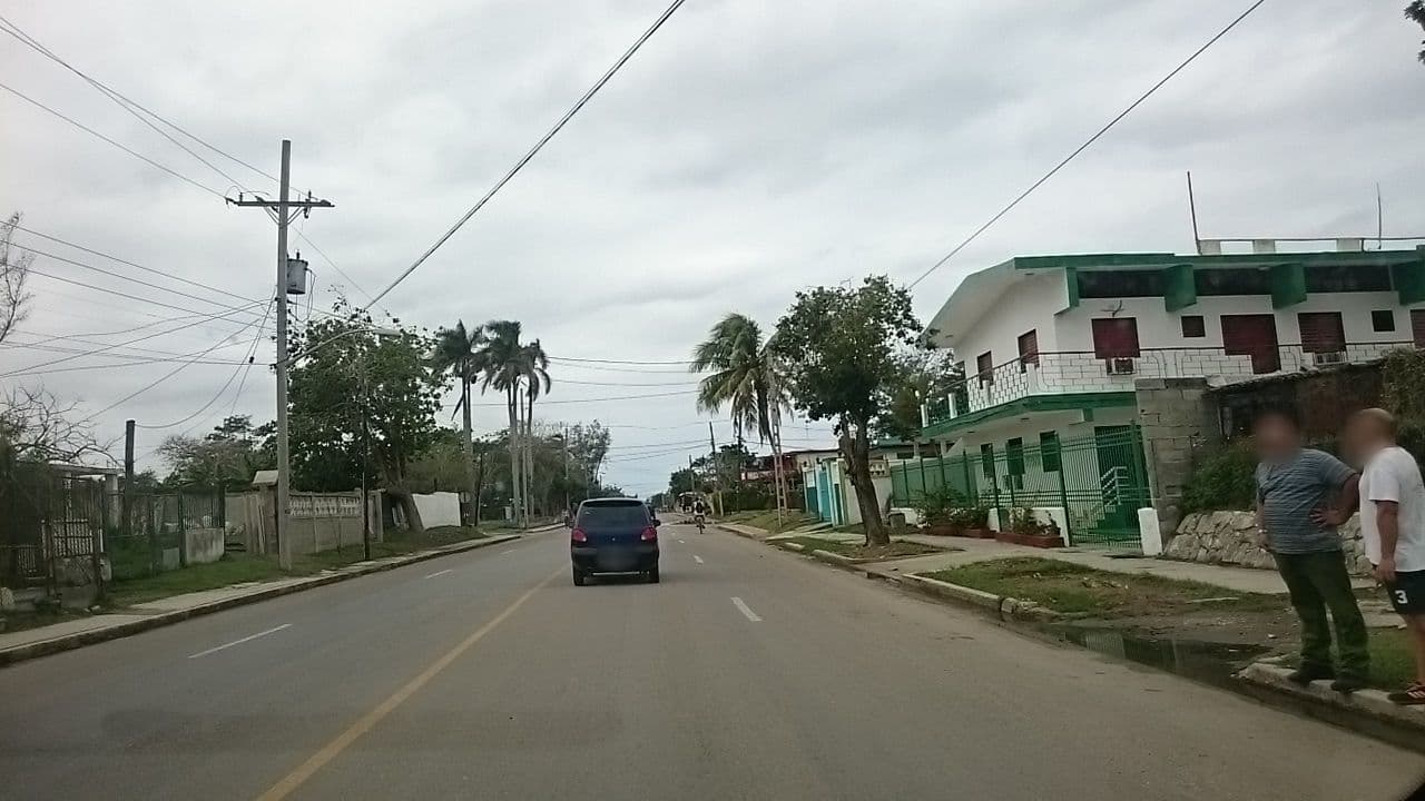 Street view near Casa Lourdes, Guanabo
