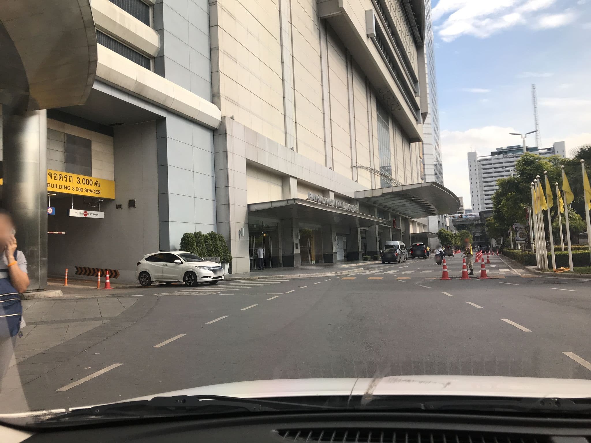 Street view near Sky Lobby, Makkasan — © balletty (CC BY-SA · Mapillary)
