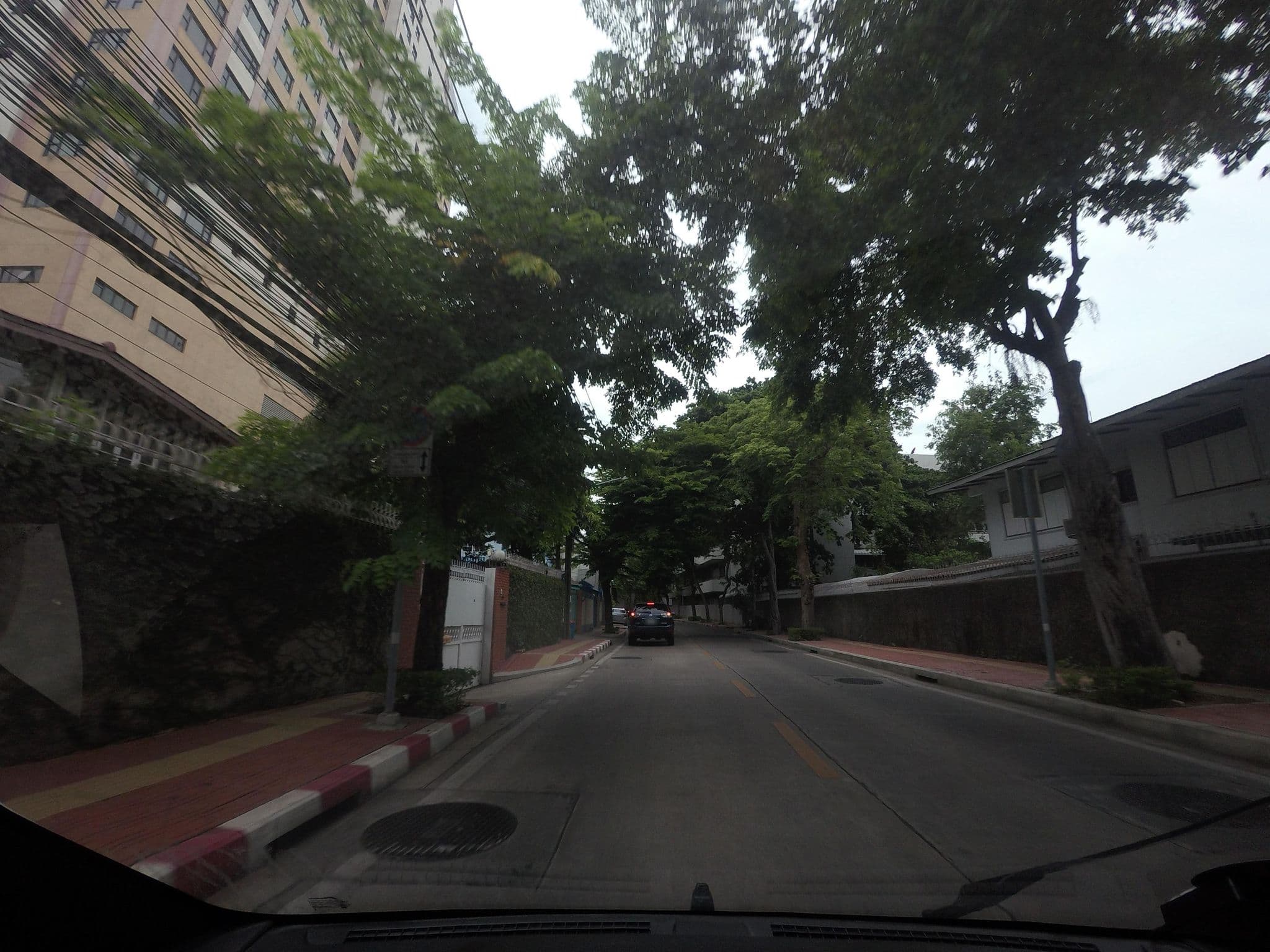 Street view near Room 1232 | Grand Tower Inn, Phaya Thai — © mishari (CC BY-SA · Mapillary)