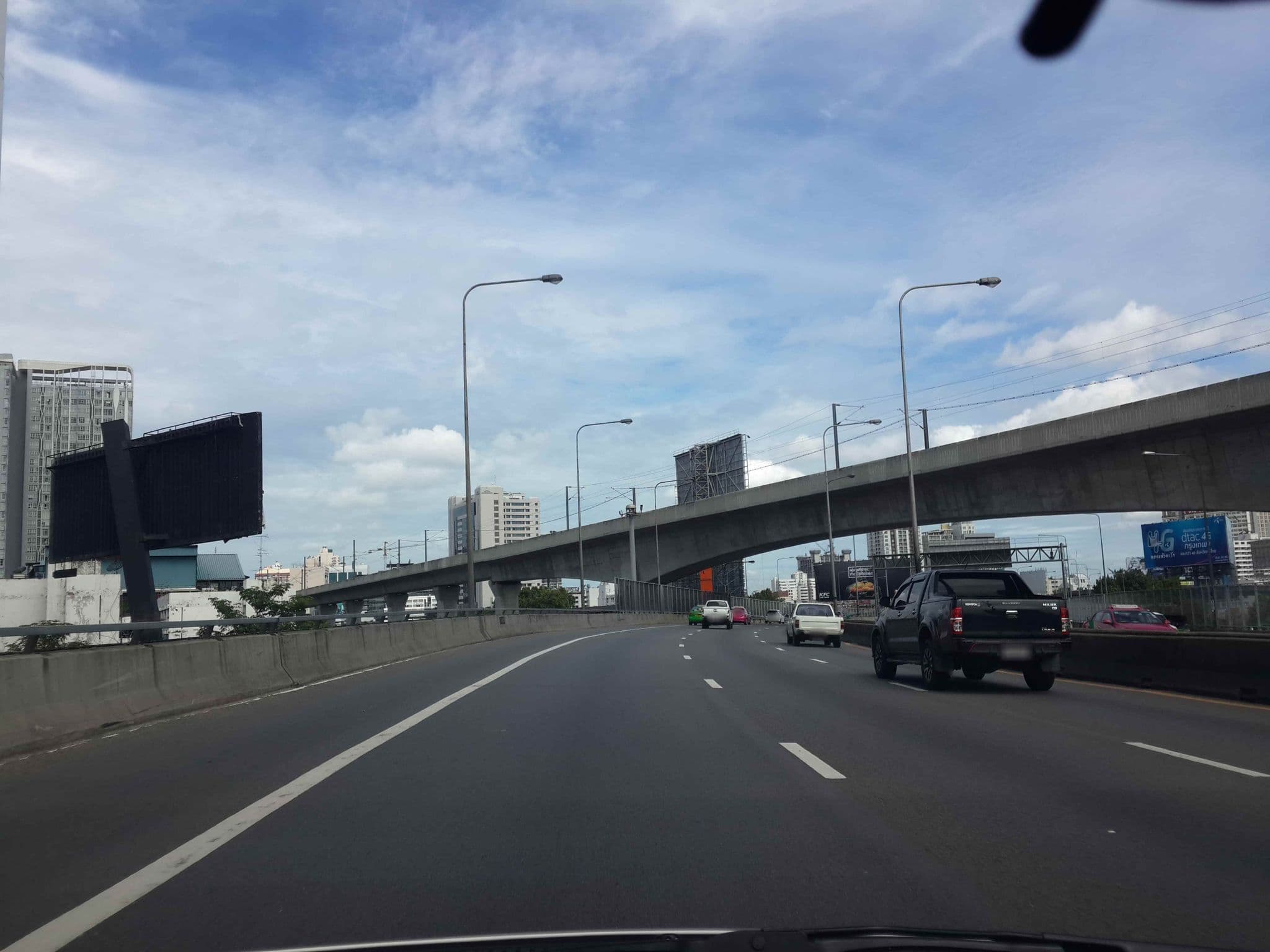 Street view near Swimming Pool, Makkasan — © mishari (CC BY-SA · Mapillary)