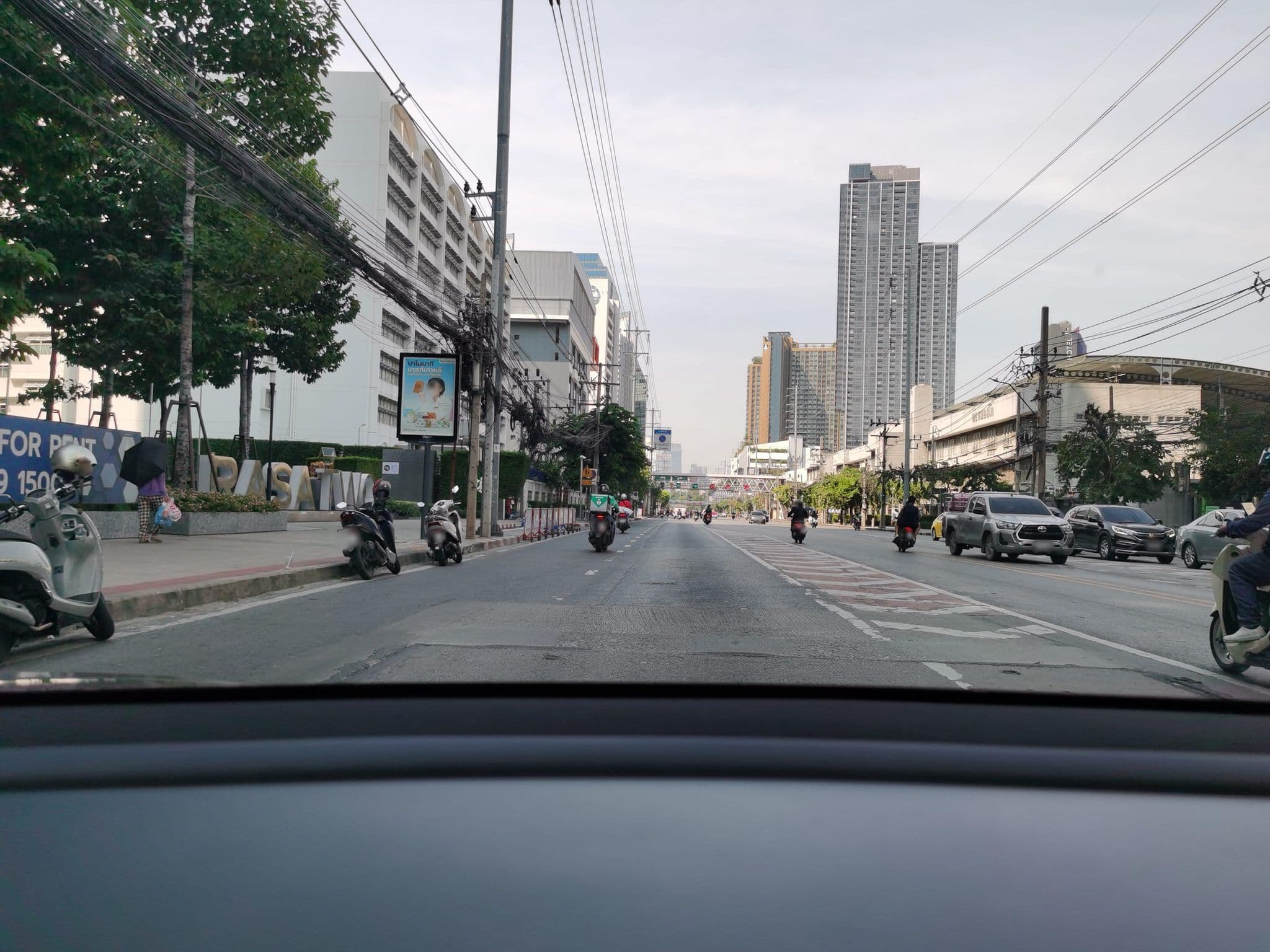 Street view near Furama FX Hotel Makkasan, Makkasan — © lin_wang (CC BY-SA · Mapillary)