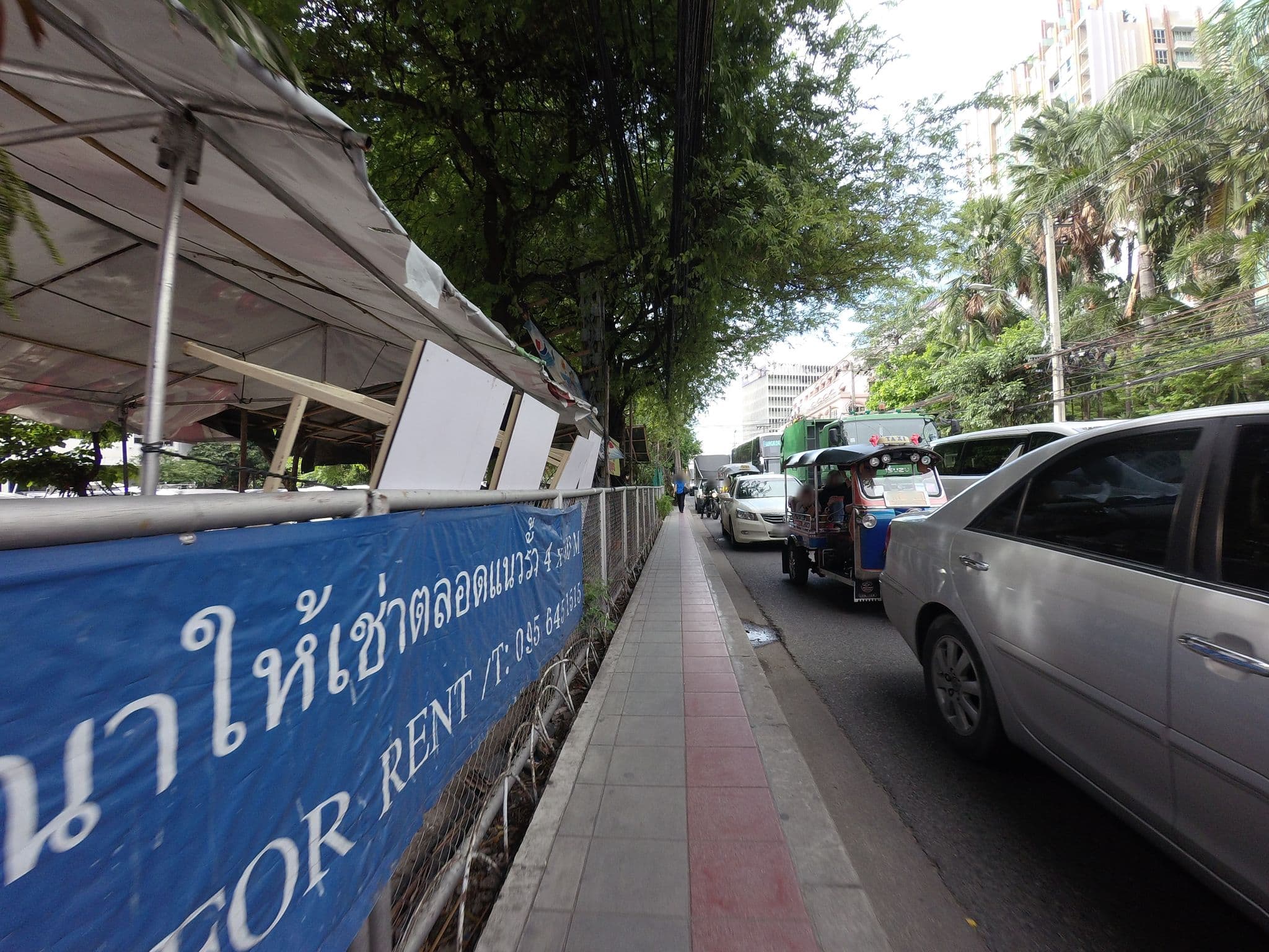 Street view near Swimming Pool @ The Park, Makkasan — © mishari (CC BY-SA · Mapillary)