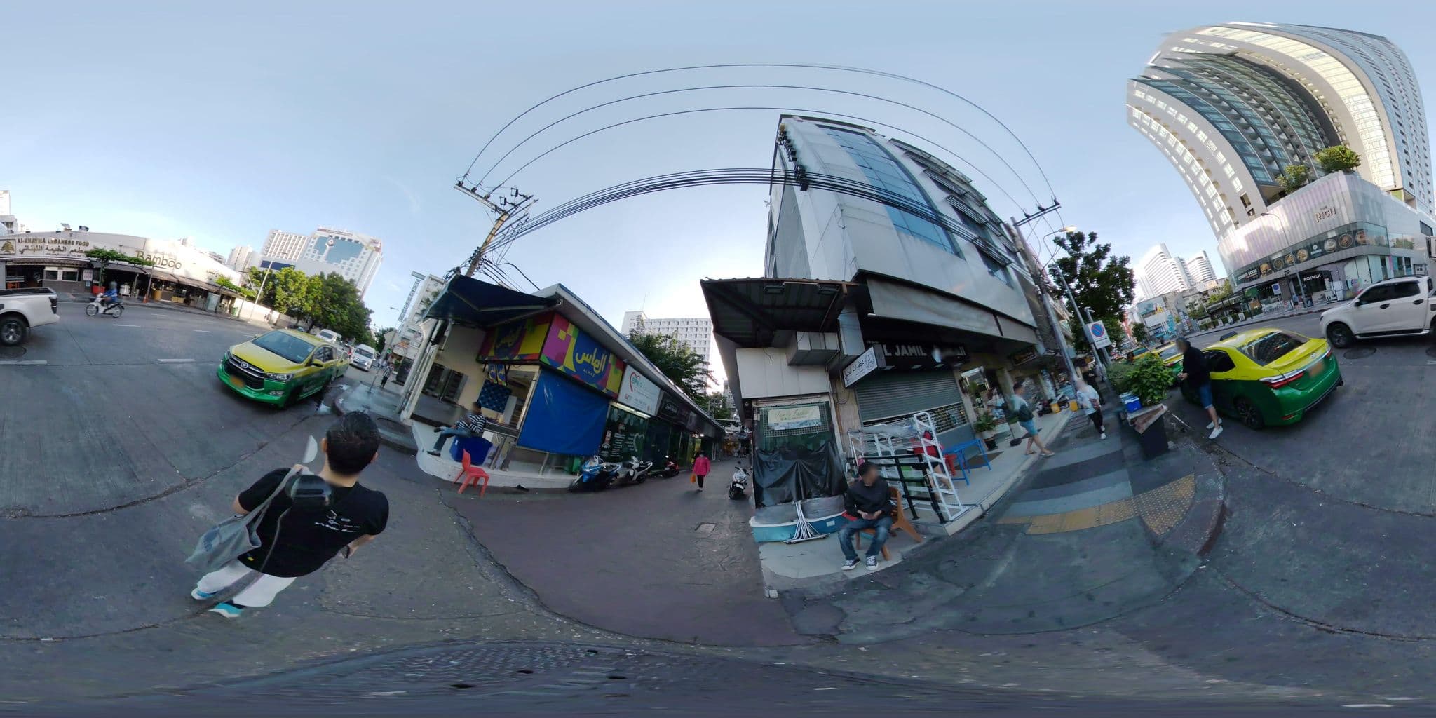 Street view near The Dawin Bangkok, Makkasan — © mapconcierge (CC BY-SA · Mapillary)