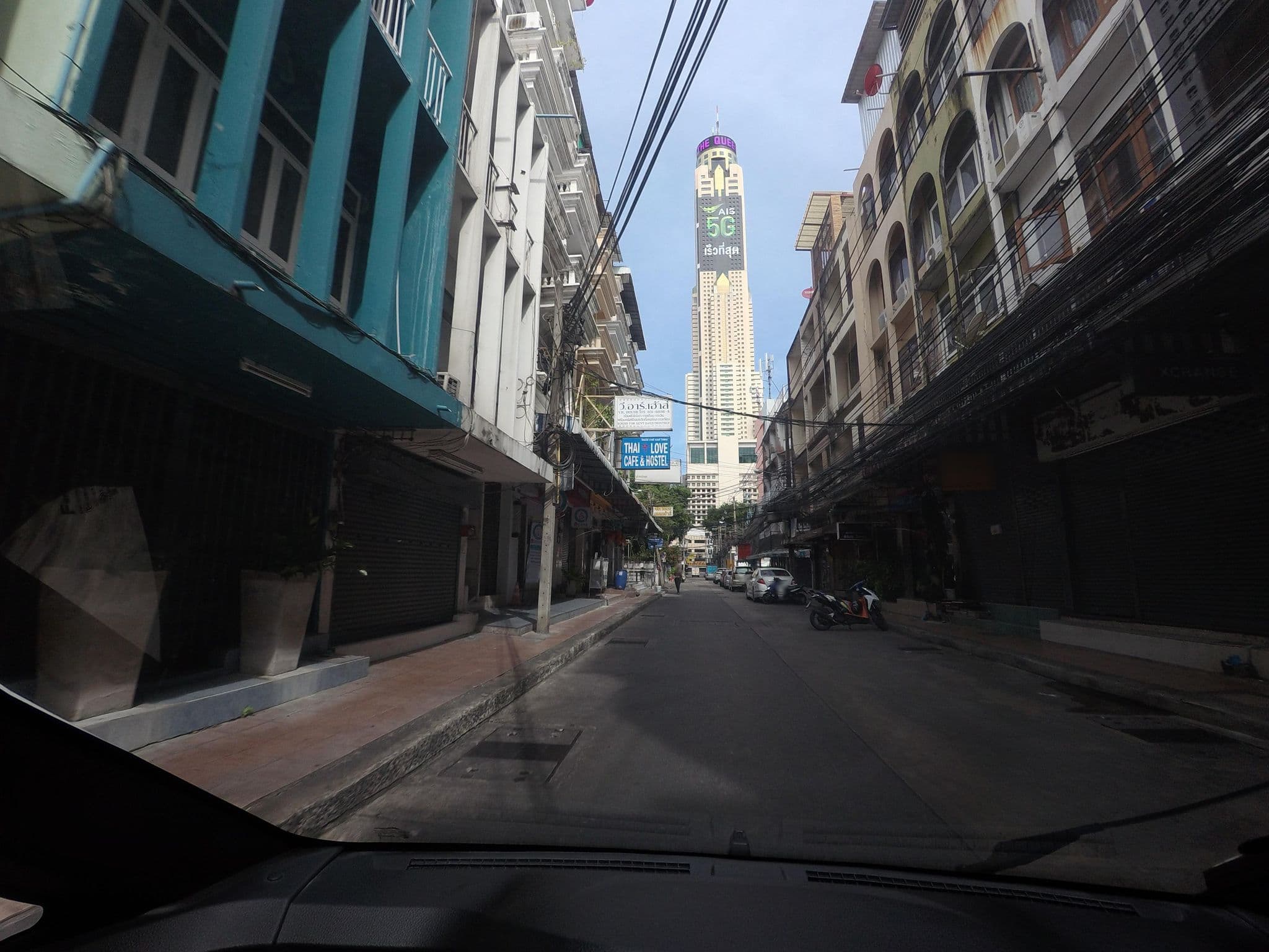 Street view near Mascot Hostel Bangkok, Makkasan — © mishari (CC BY-SA · Mapillary)